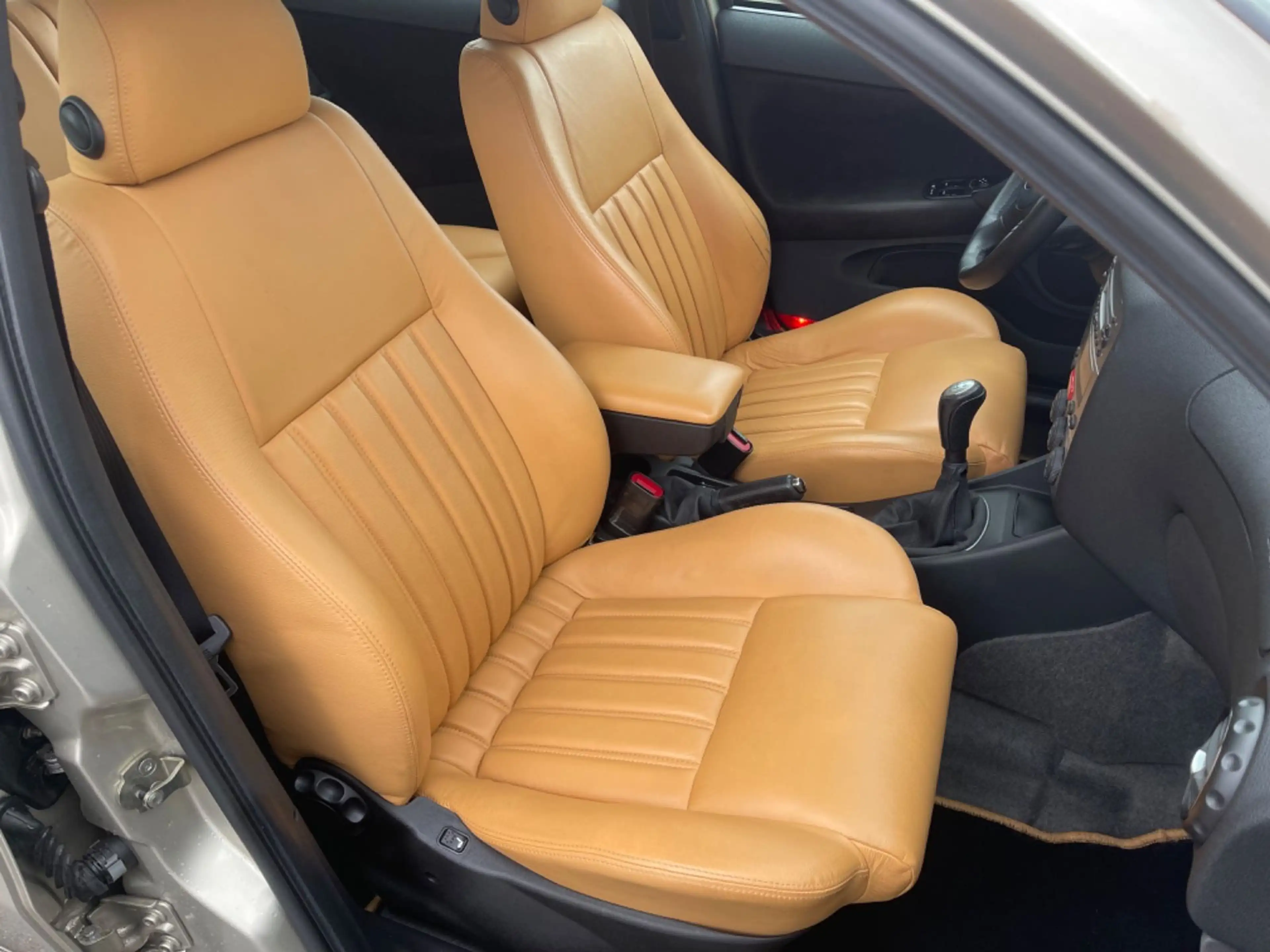 Alfa Romeo 147 — photo 9