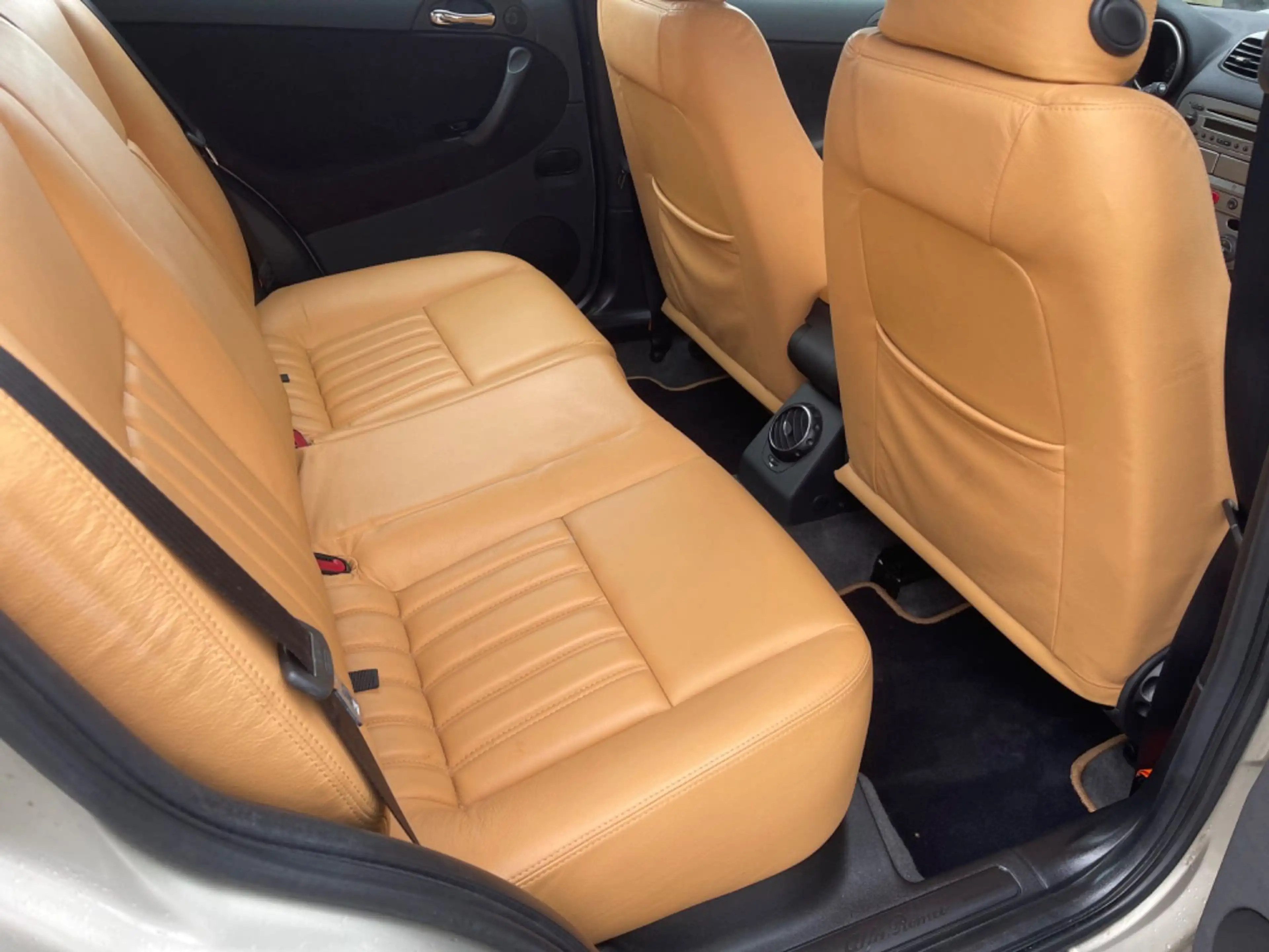 Alfa Romeo 147 — photo 10