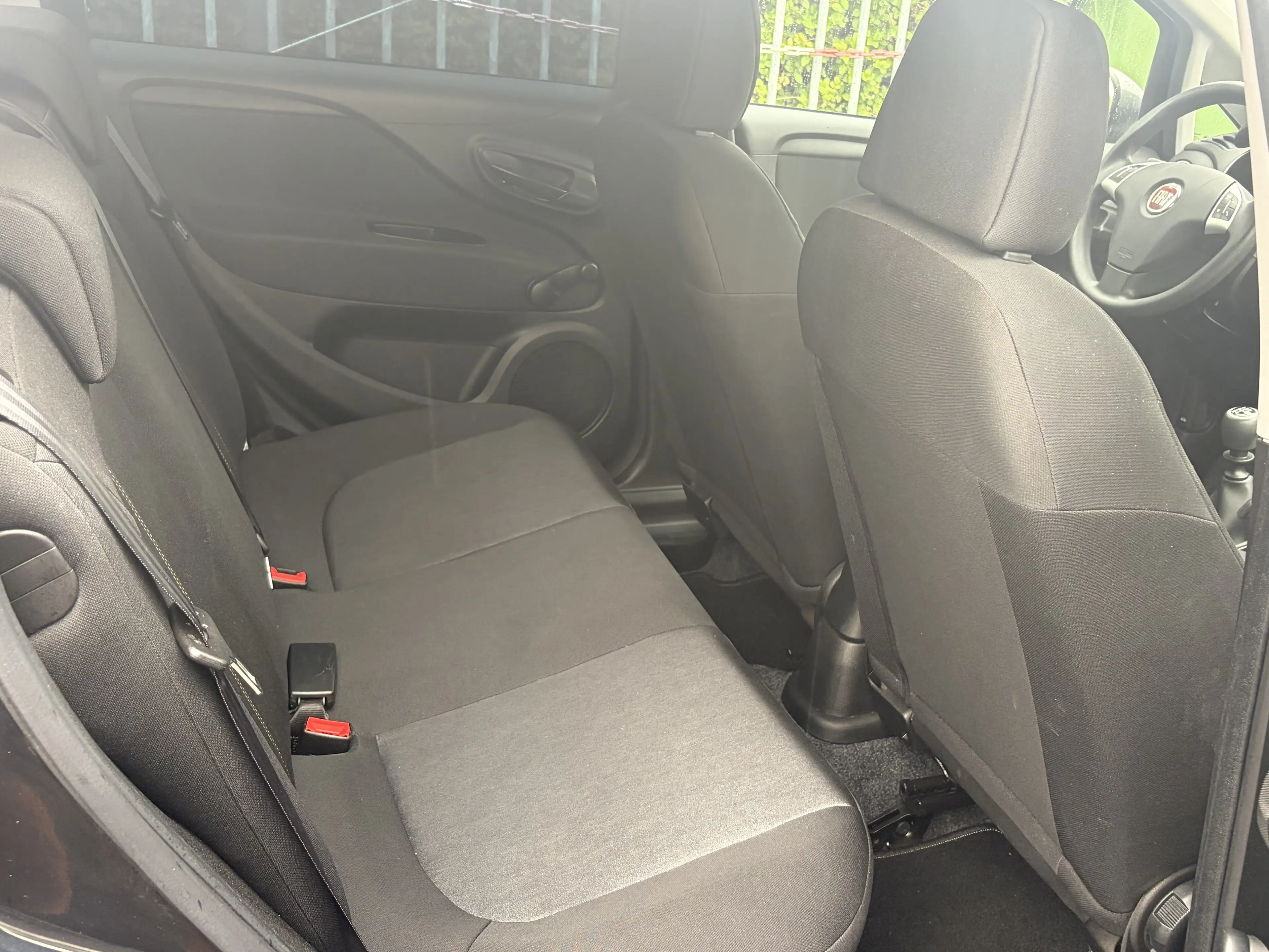 Fiat Punto 1.2i Young II --50.000Kms-- **Gps--Radar--Clim** G — photo 9