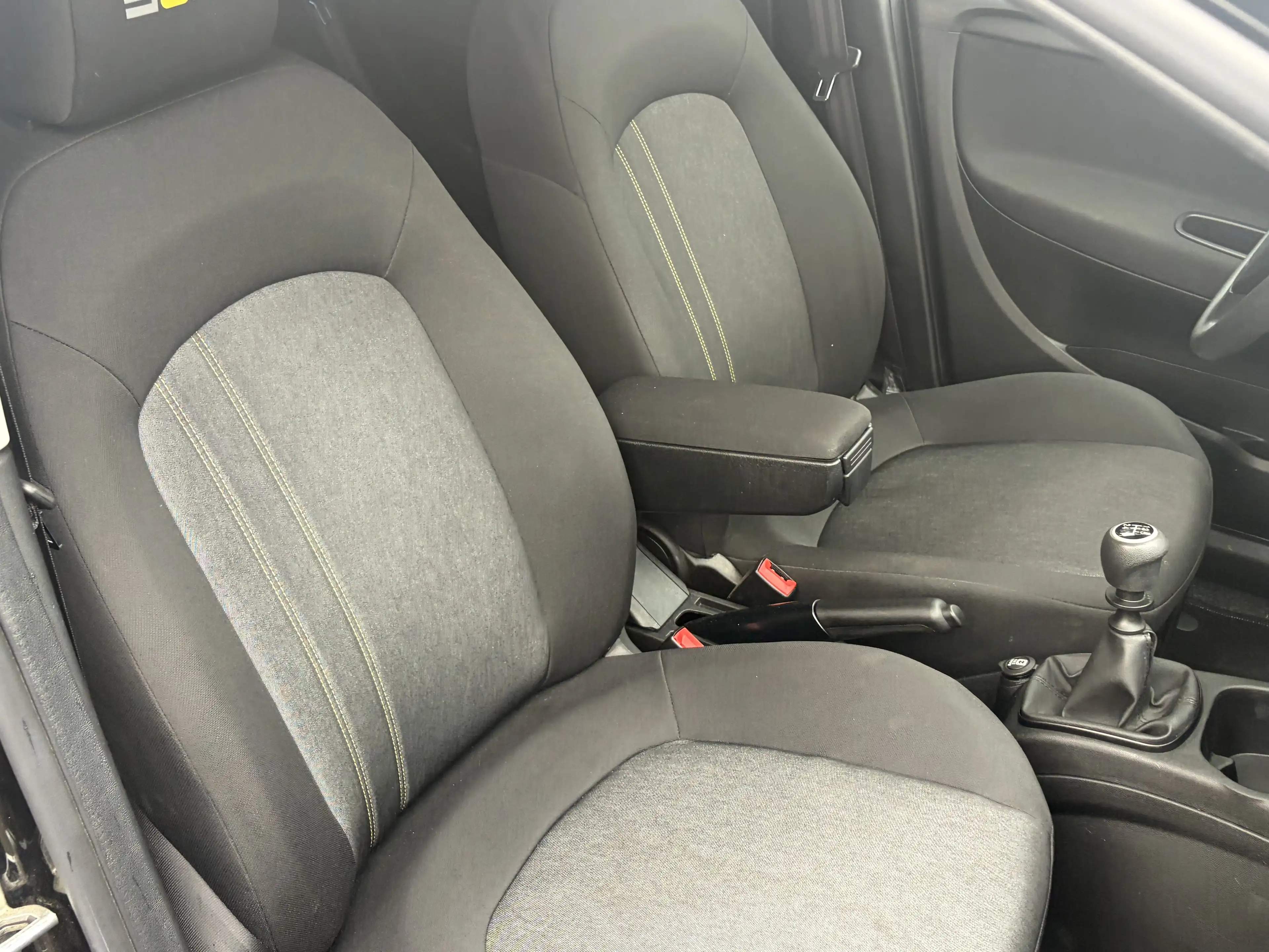 Fiat Punto 1.2i Young II --50.000Kms-- **Gps--Radar--Clim** G — photo 8
