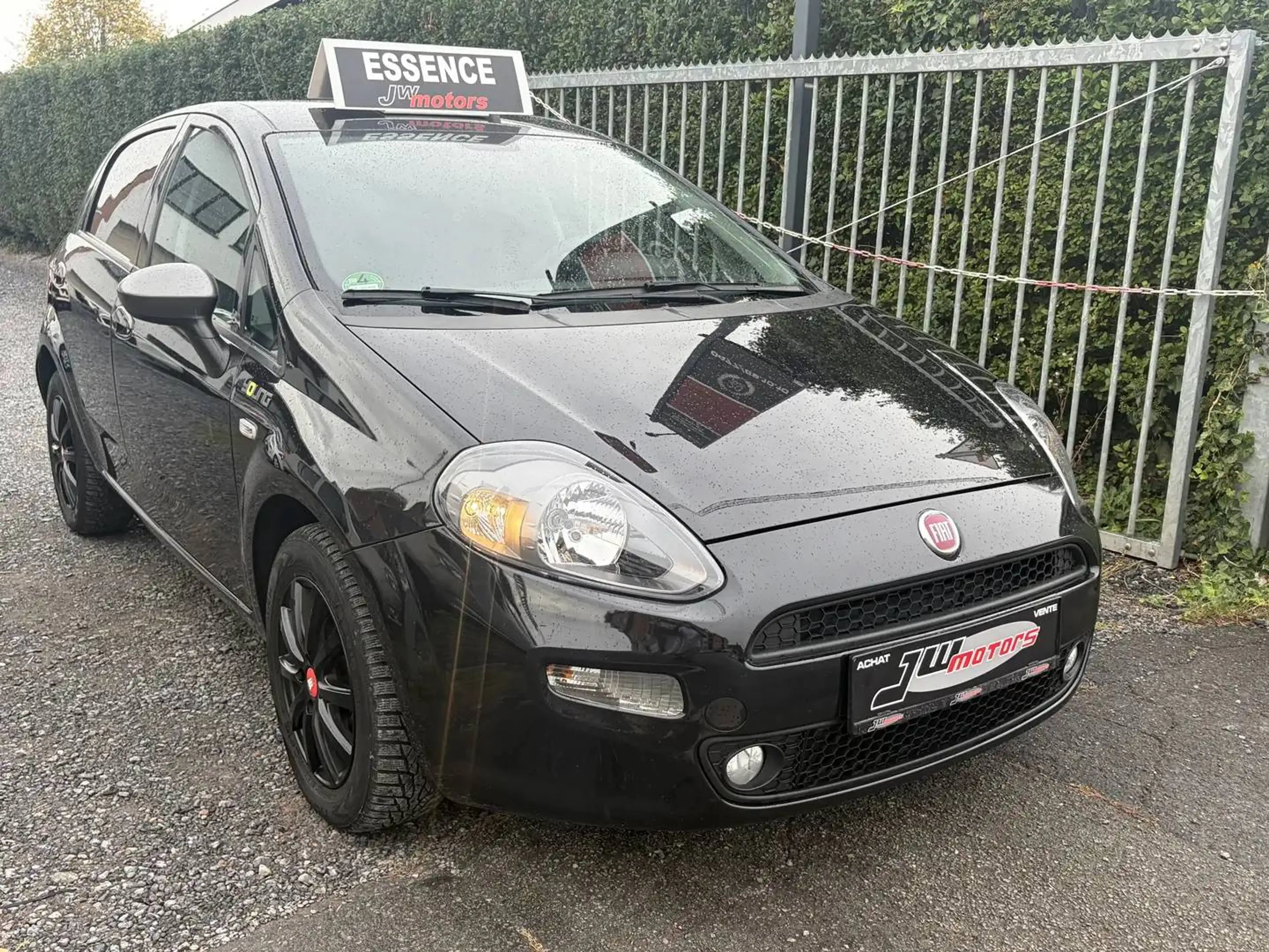Fiat Punto 1.2i Young II --50.000Kms-- **Gps--Radar--Clim** G — photo 3