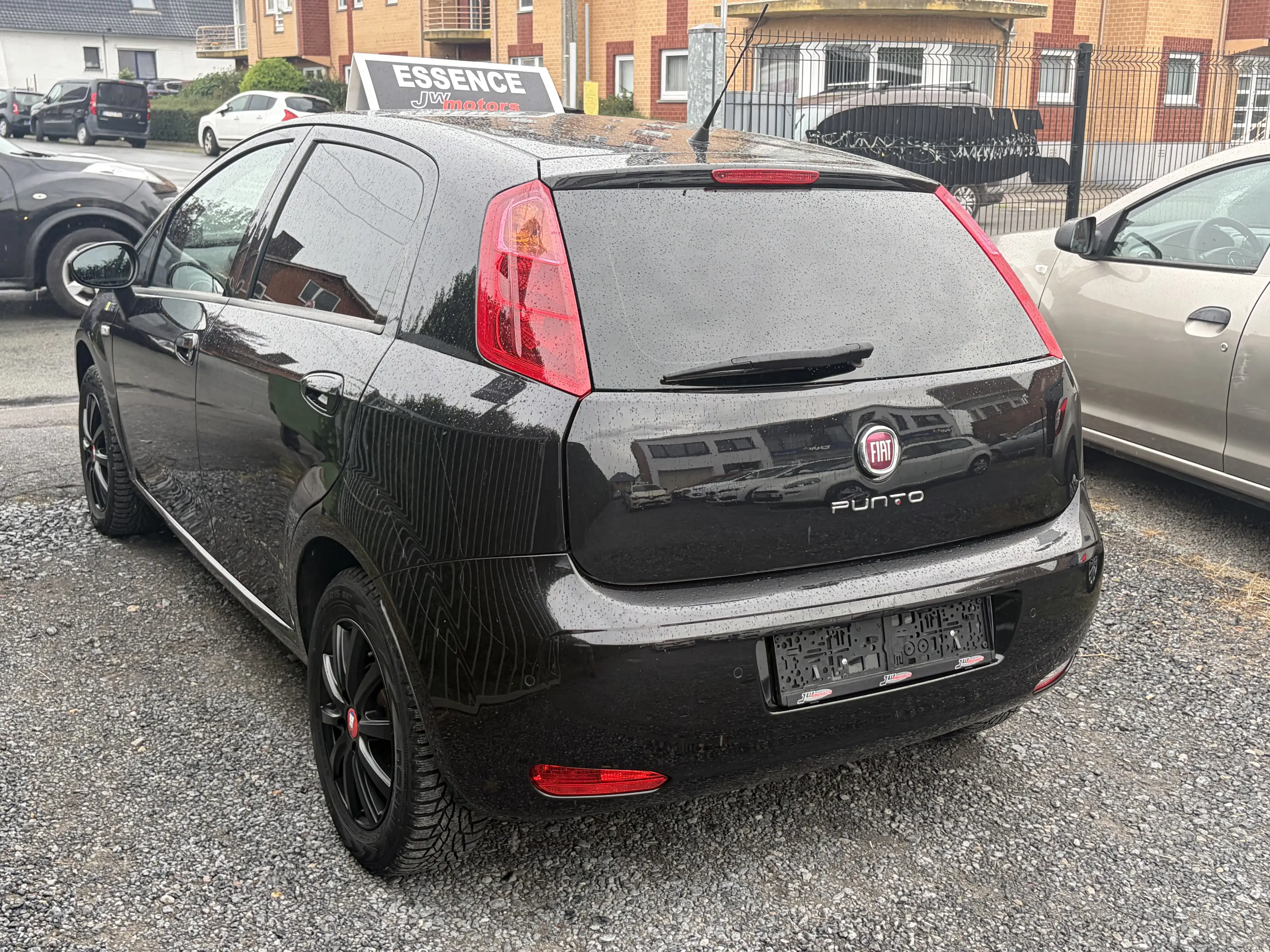 Fiat Punto 1.2i Young II --50.000Kms-- **Gps--Radar--Clim** G — photo 6