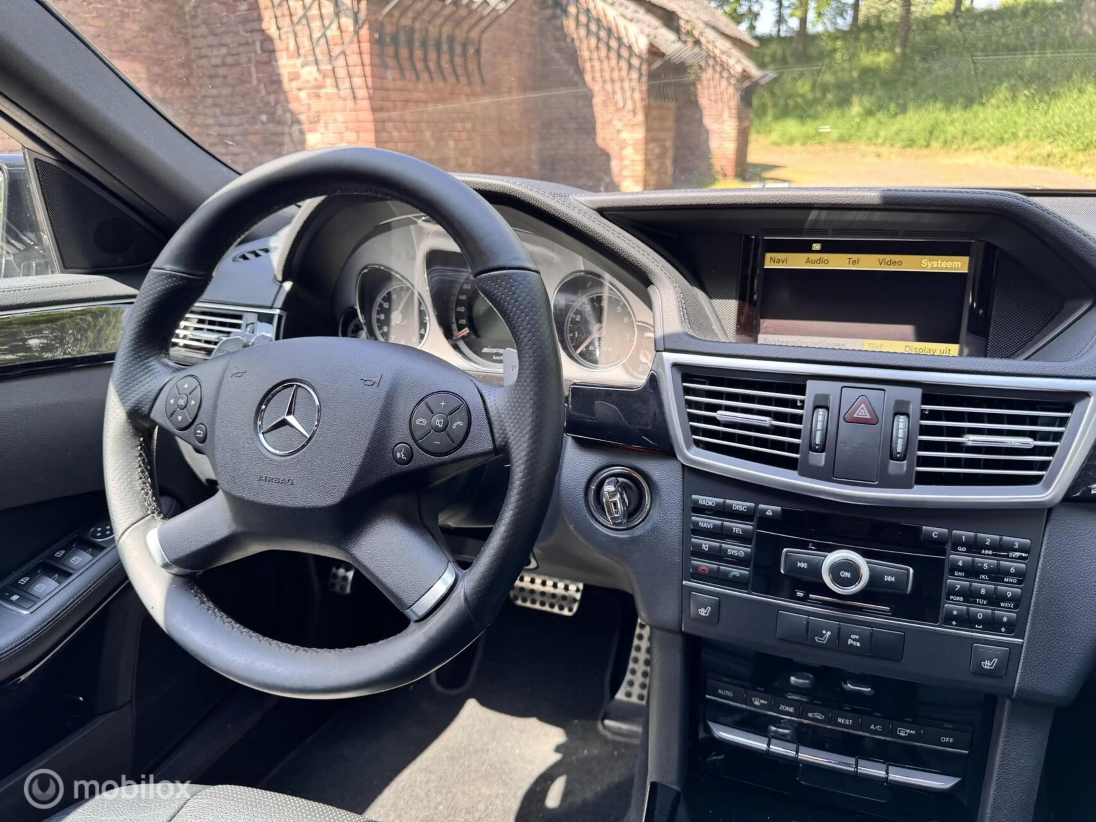 Mercedes-Benz E 63 AMG — photo 13