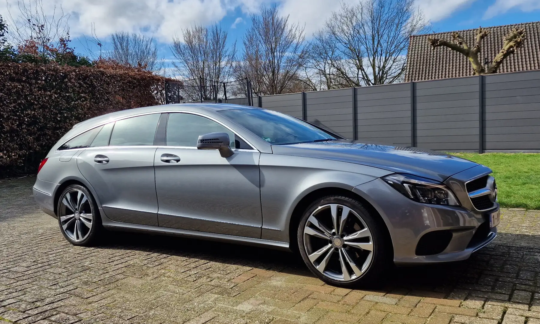 Mercedes-Benz CLS 350 CLS Shooting Brake 350 (BlueTEC) d 9G-TRONIC Argent - 1