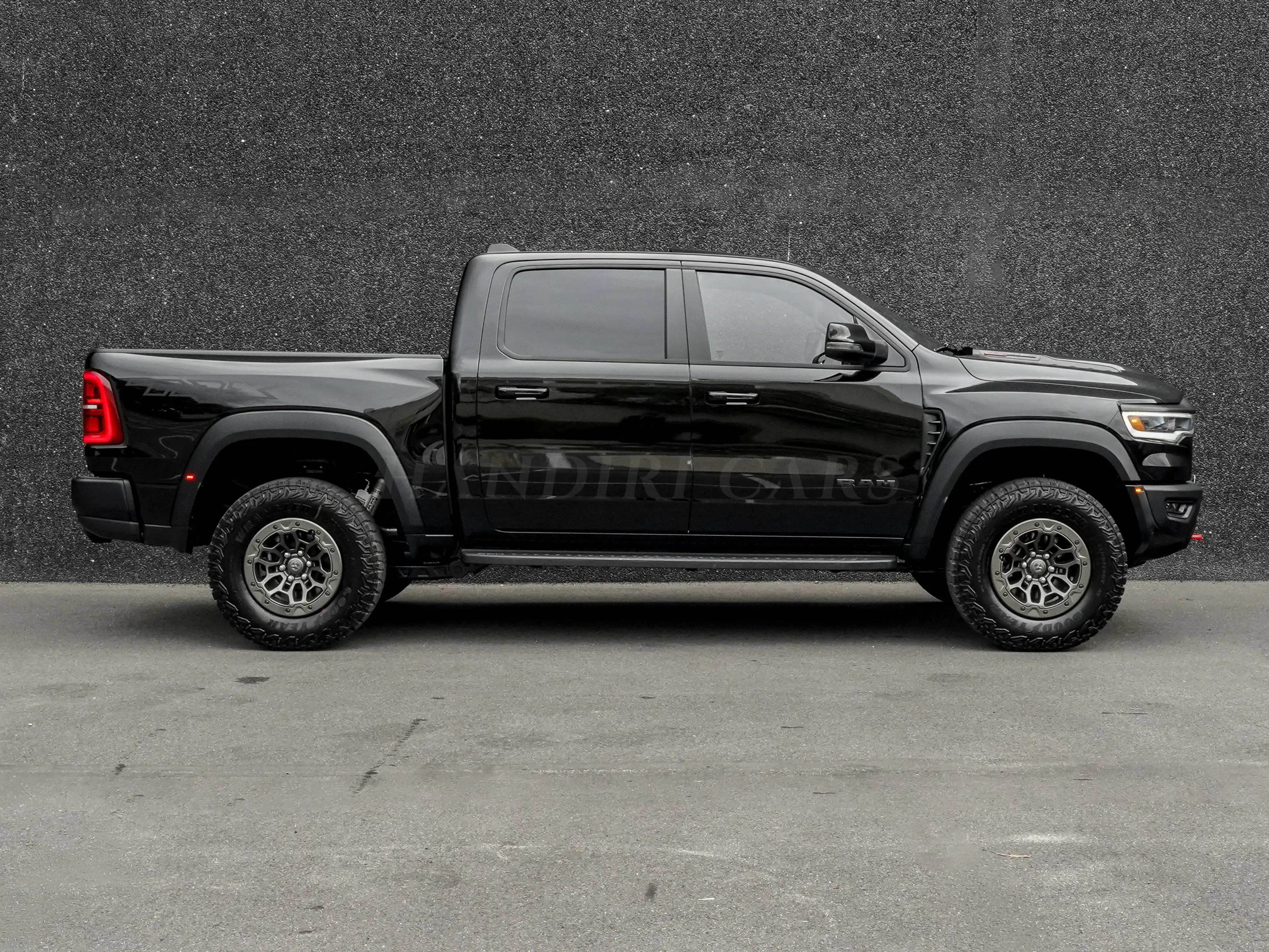 Dodge RAM 2027 TRX SRT® € 154000 + 6.2L SRT® HEMI® V8 SUPERCHARGED — photo 4