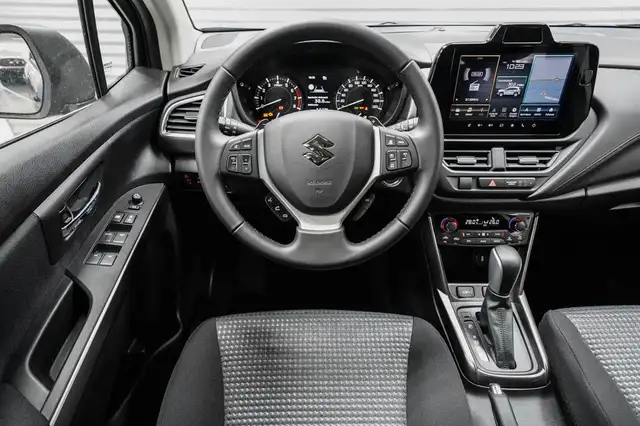 Suzuki S-Cross view 8
