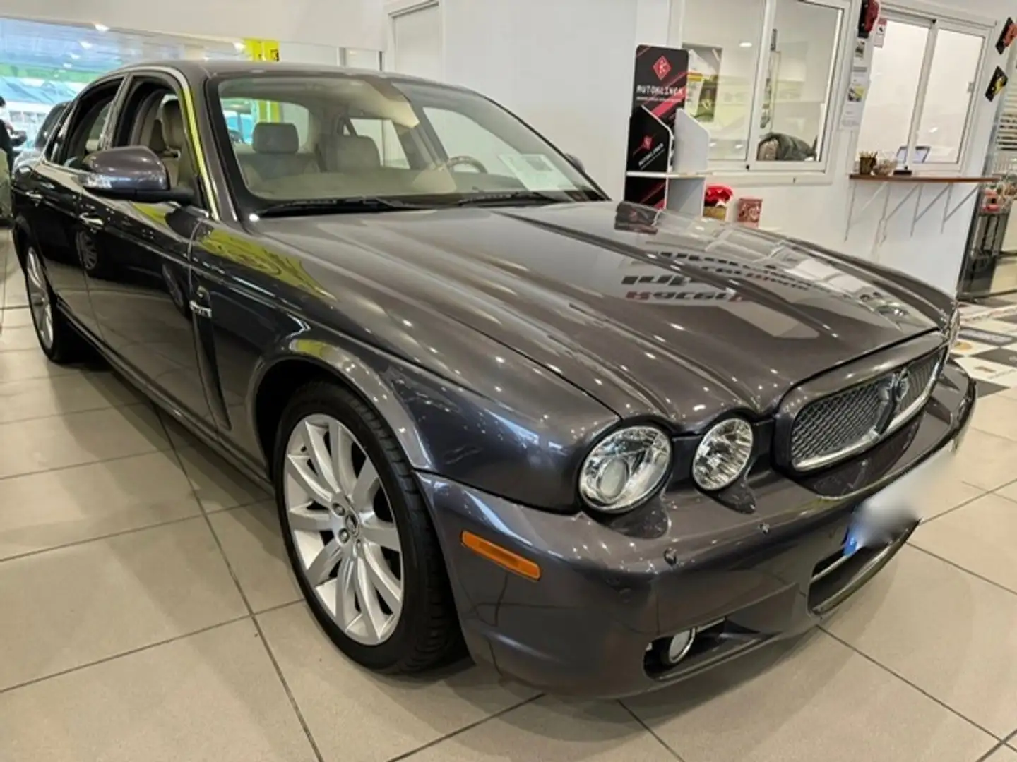 Jaguar XJ XJ6 2.7D V6 Executive Aut. Grijs - 1