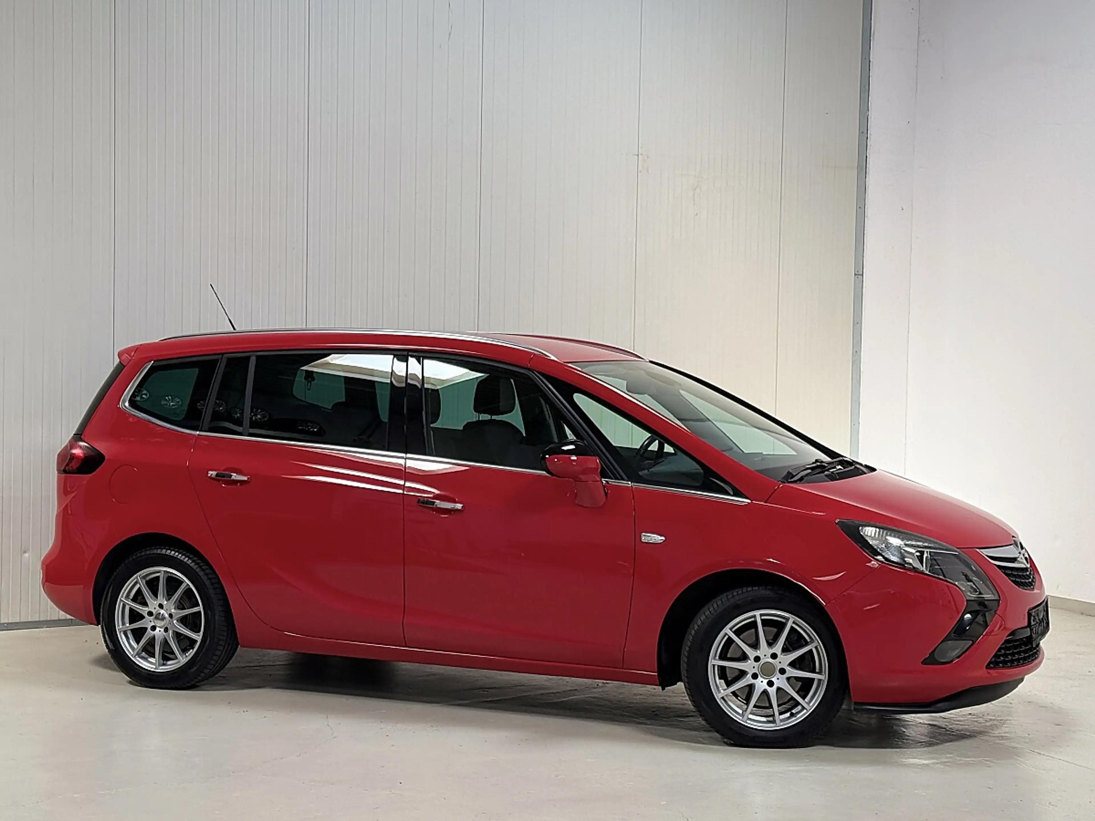 Opel Zafira Tourer 2,0 CDTI Ecotec Edition Start/Stop — photo 11
