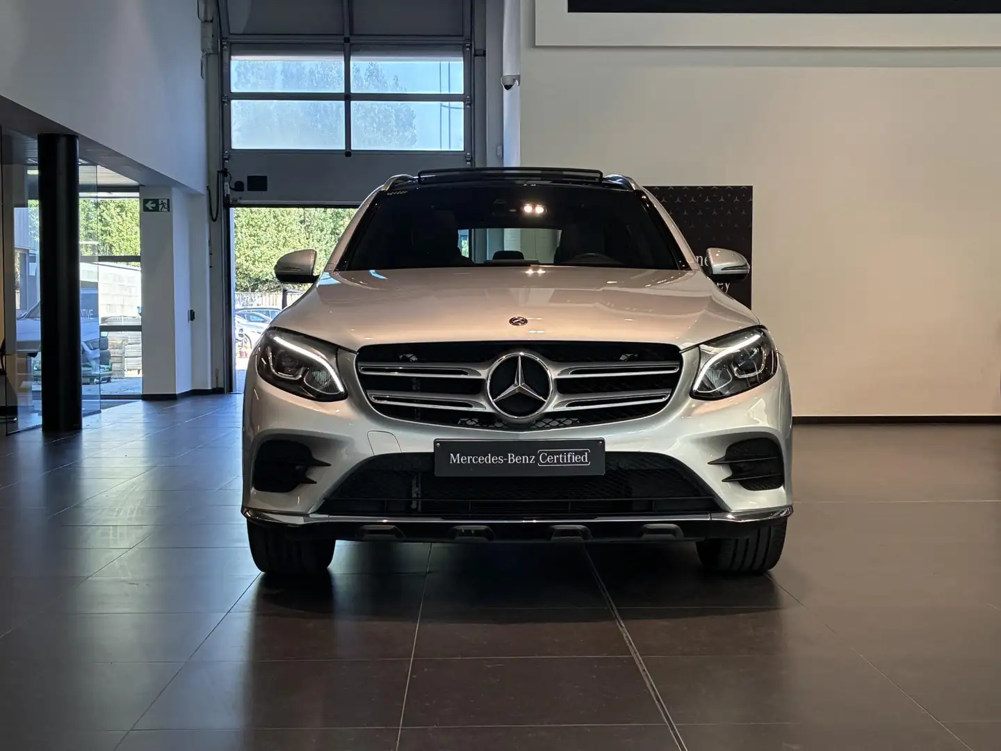 Mercedes-Benz GLC 250 GLC 4MATIC AMG Line Zilver - 2