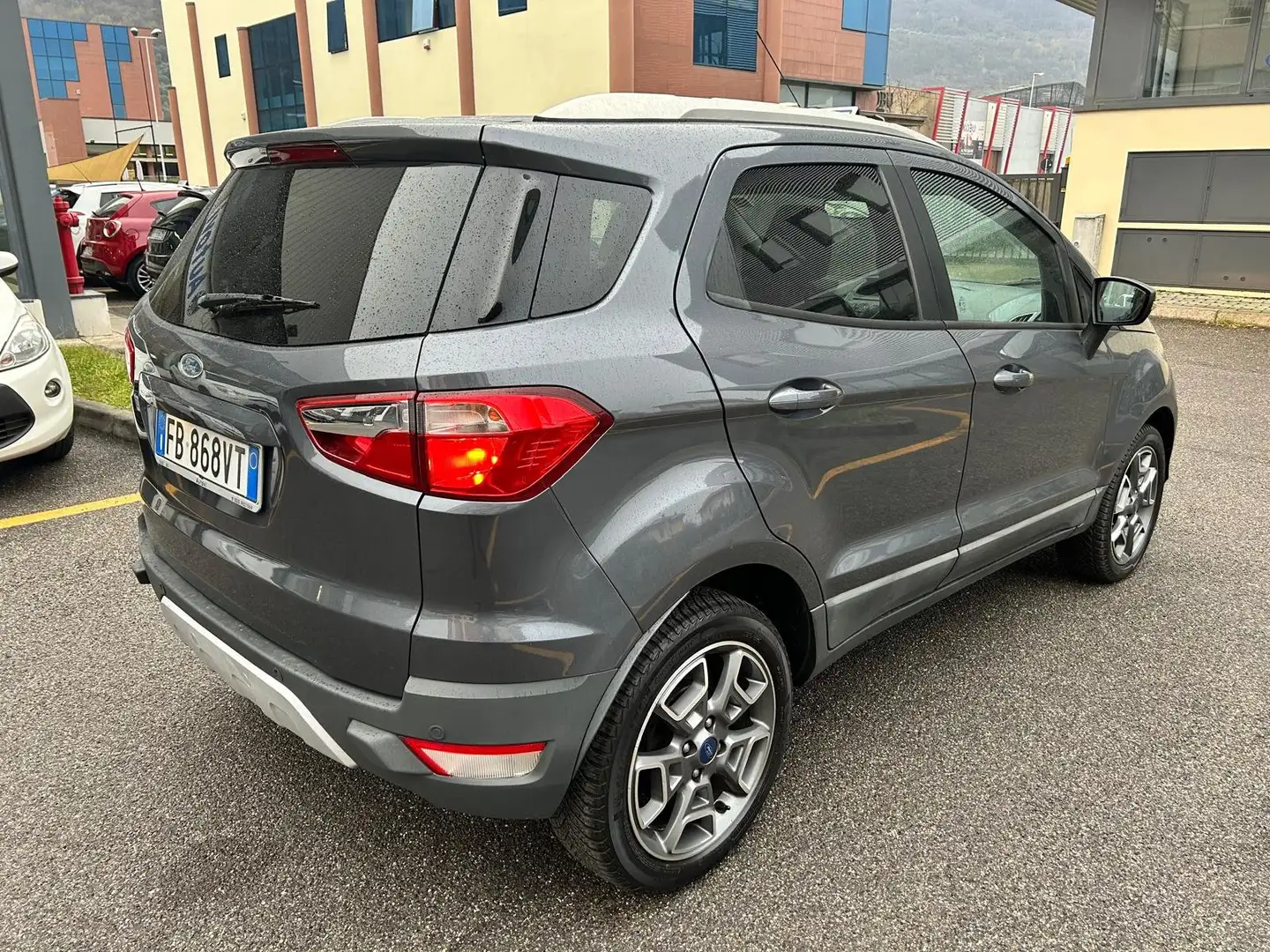 Ford EcoSport 1.5TDCi Titanium 95cv E6 OK NEOPATENTATI Gris - 2