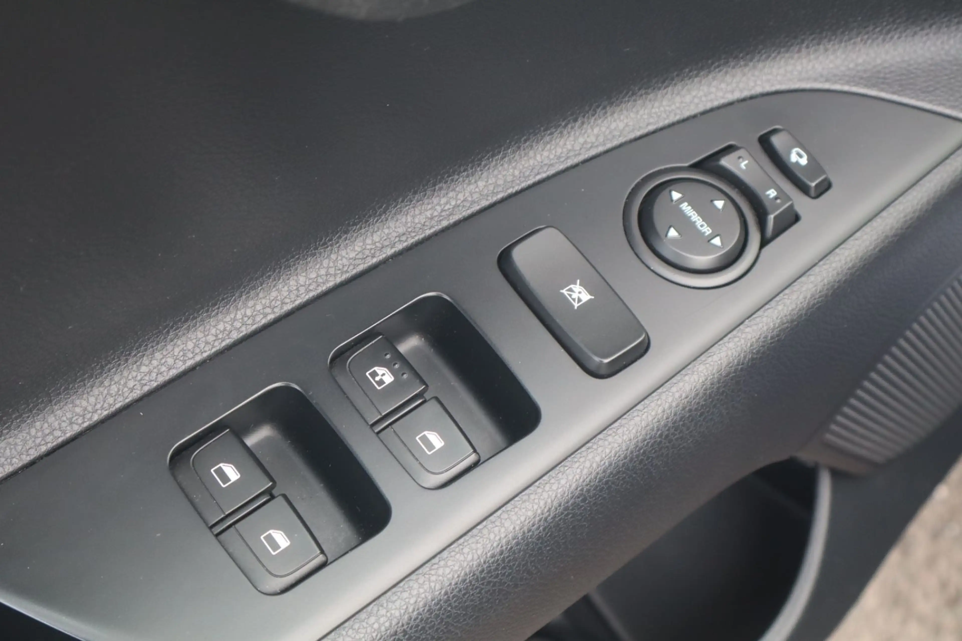 Kia Stonic GARANTIE/TÜV-03/2028/Automatik/S-HEFT/1-HAND — photo 12