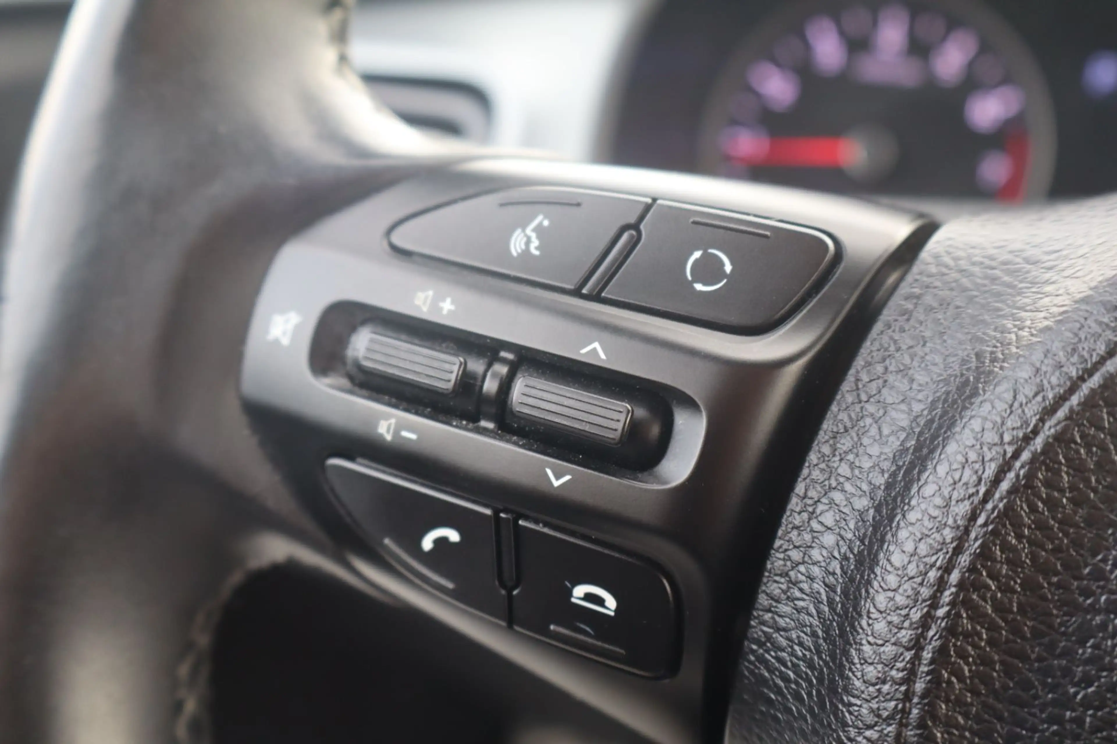 Kia Stonic GARANTIE/TÜV-03/2028/Automatik/S-HEFT/1-HAND — photo 11