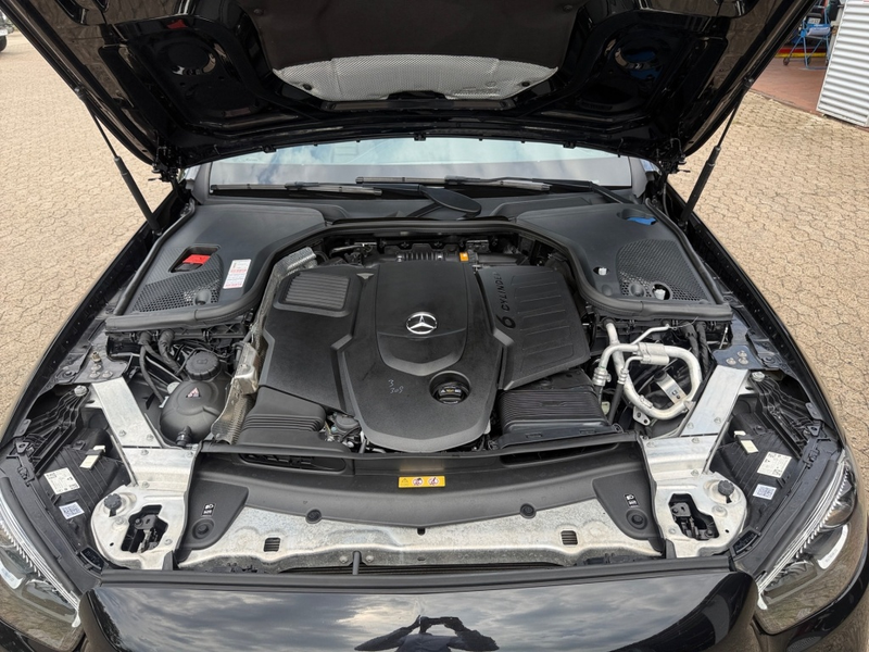 Mercedes-Benz E 400 d 4M T AMG + DISTRONIC + AHK + 360° + PANO — photo 4