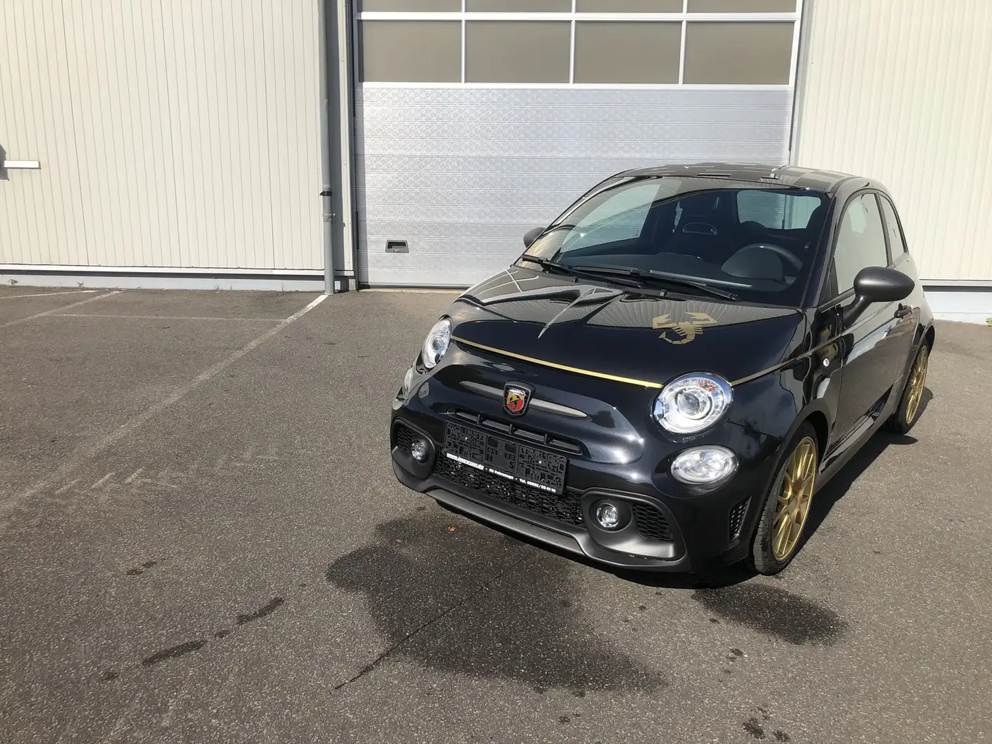Abarth 595 Scorpioneoro Schwarz - 2