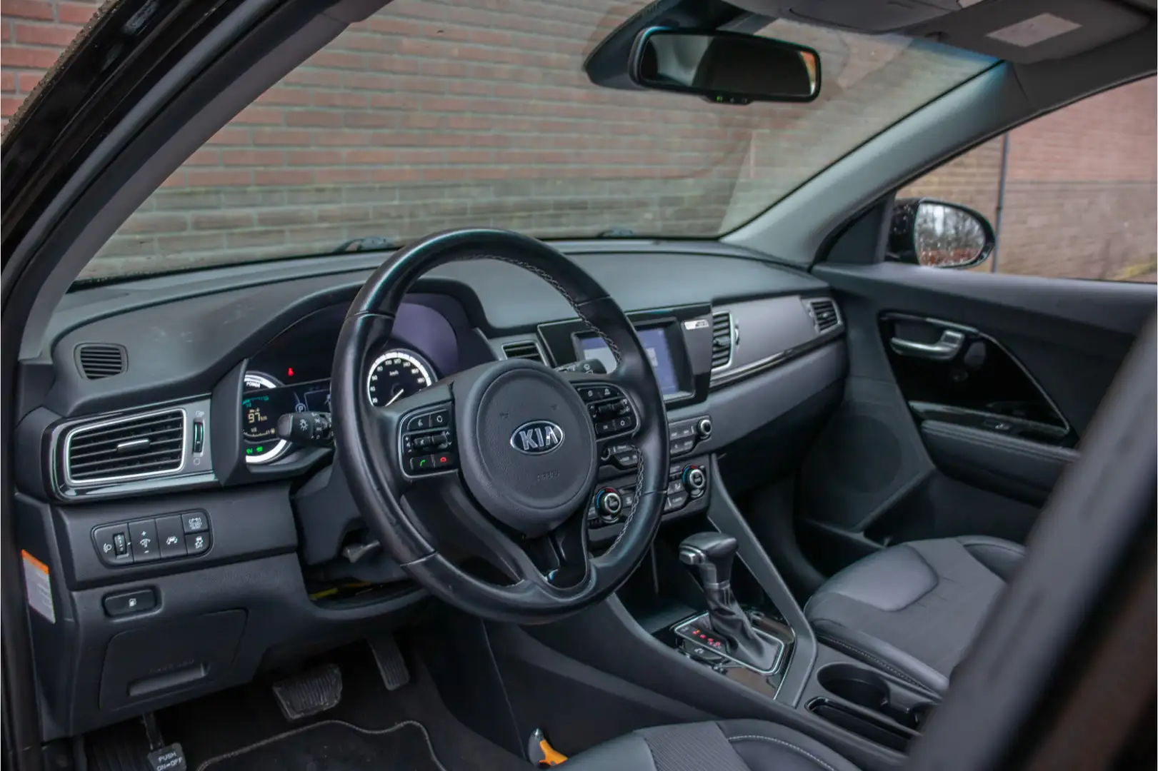 Kia Niro 1.6 GDi Hybrid DynamicLine, Origineel NL, Carplay, Noir - 2