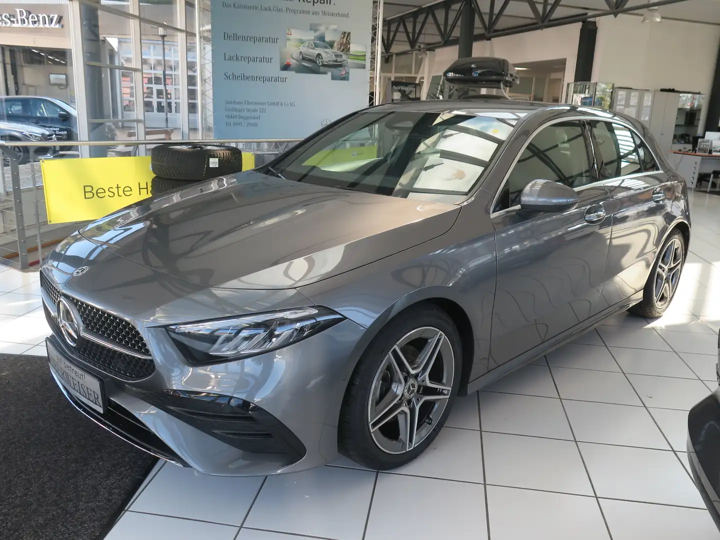 Mercedes-Benz A 180 A 180 7G-DCT AMG Kamera LED Ambienteb Grau - 1