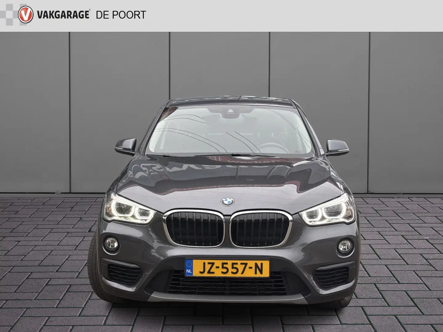 BMW X1 sDrive20i Centennial Executive | NL-auto | 1e Eig Grijs - 2