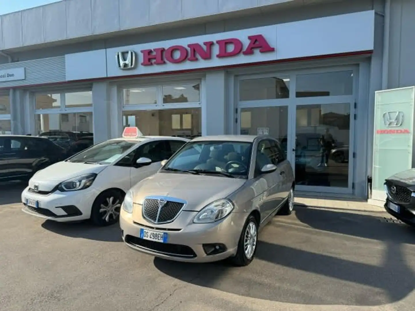 Lancia Ypsilon Ypsilon 1.3 mjt Neopatentati Grigio - 1