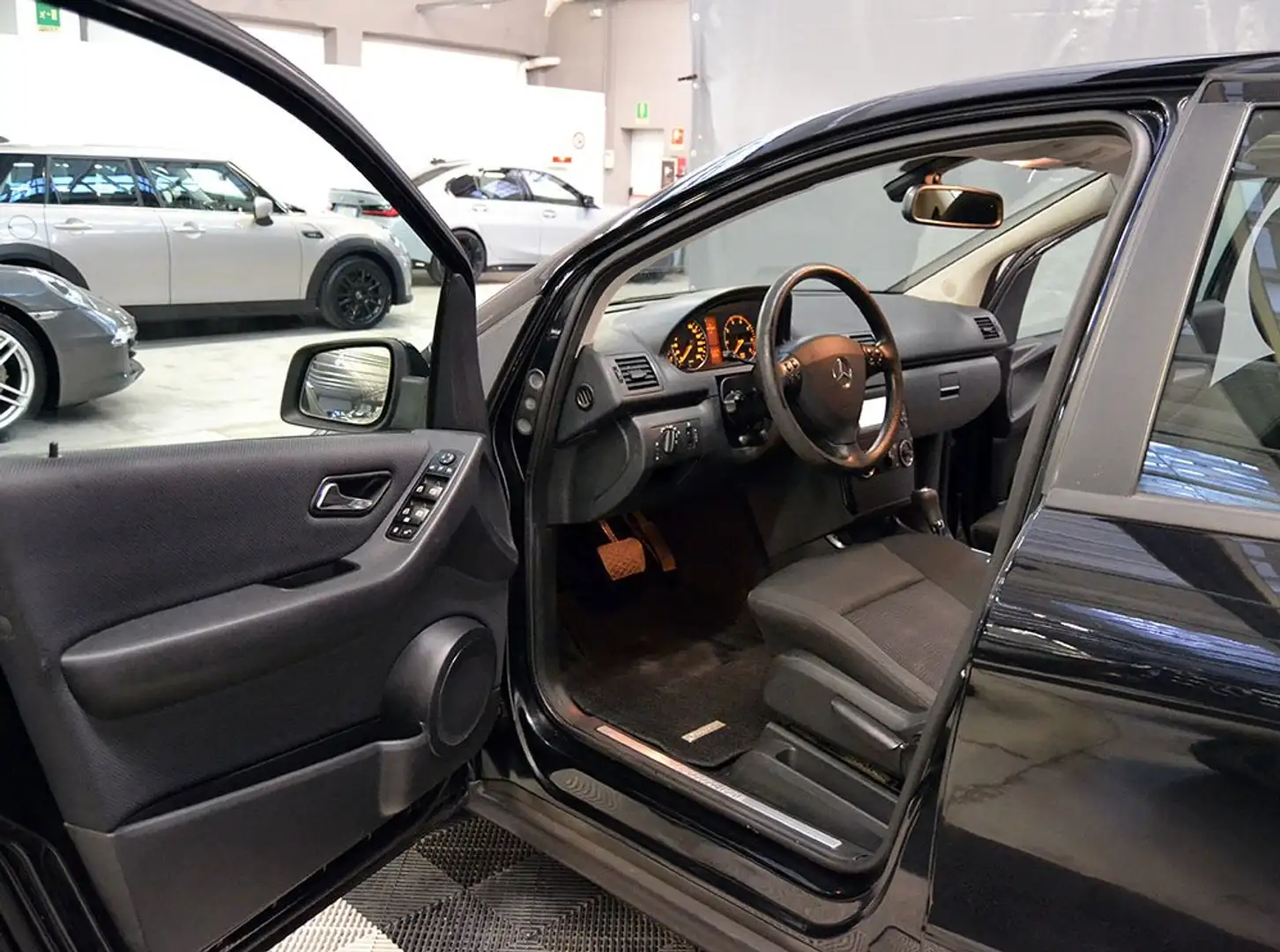 Mercedes-Benz A 160 AUTOMATIC Classic Unico Proprietario Noir - 2