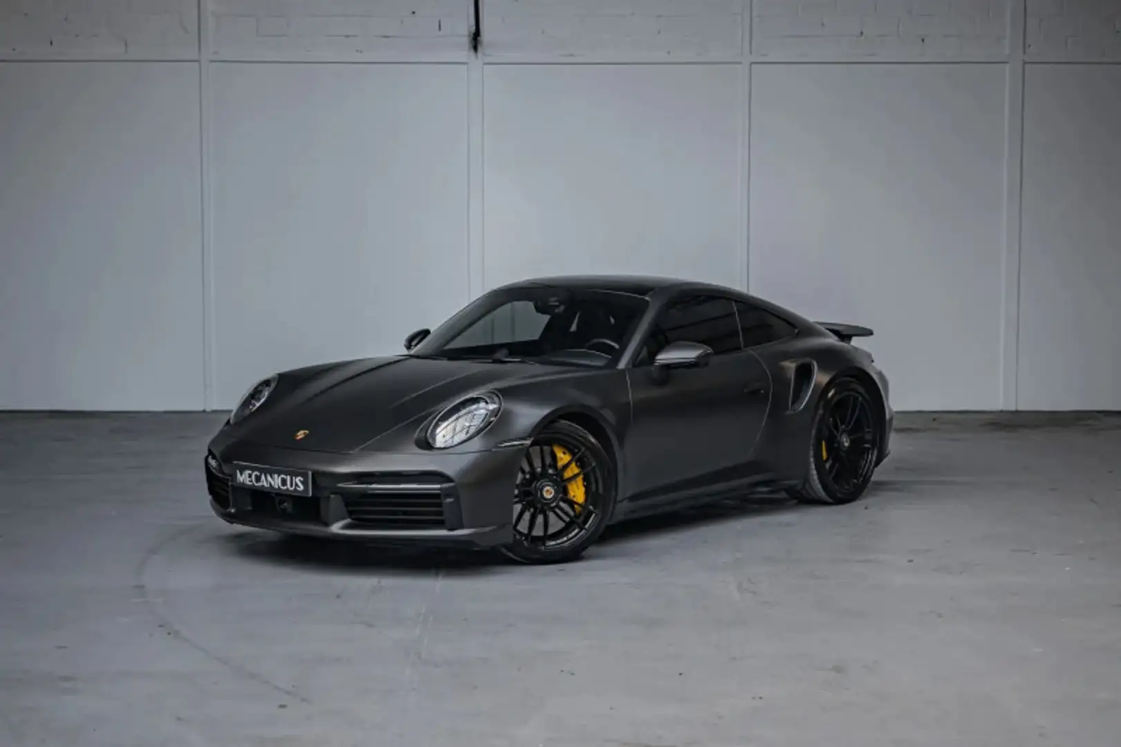 Porsche 911 (992) Turbo S *Argent GT métallisé/Covering Noir Satiné* Grijs - 1