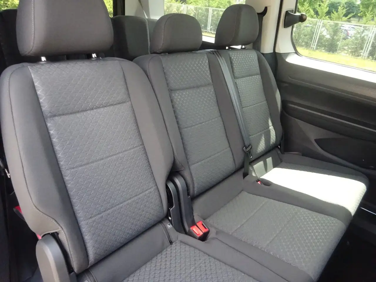 Ford Grand Tourneo 2026 — фото 13