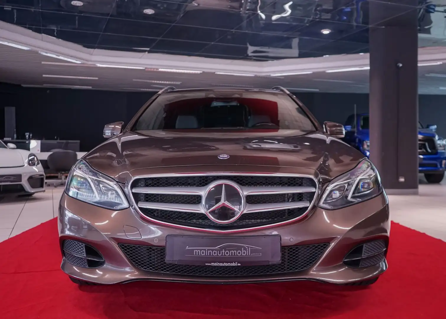 Mercedes-Benz E 400 T 4Matic AHK ILS Distronic Standheizung Maro - 1