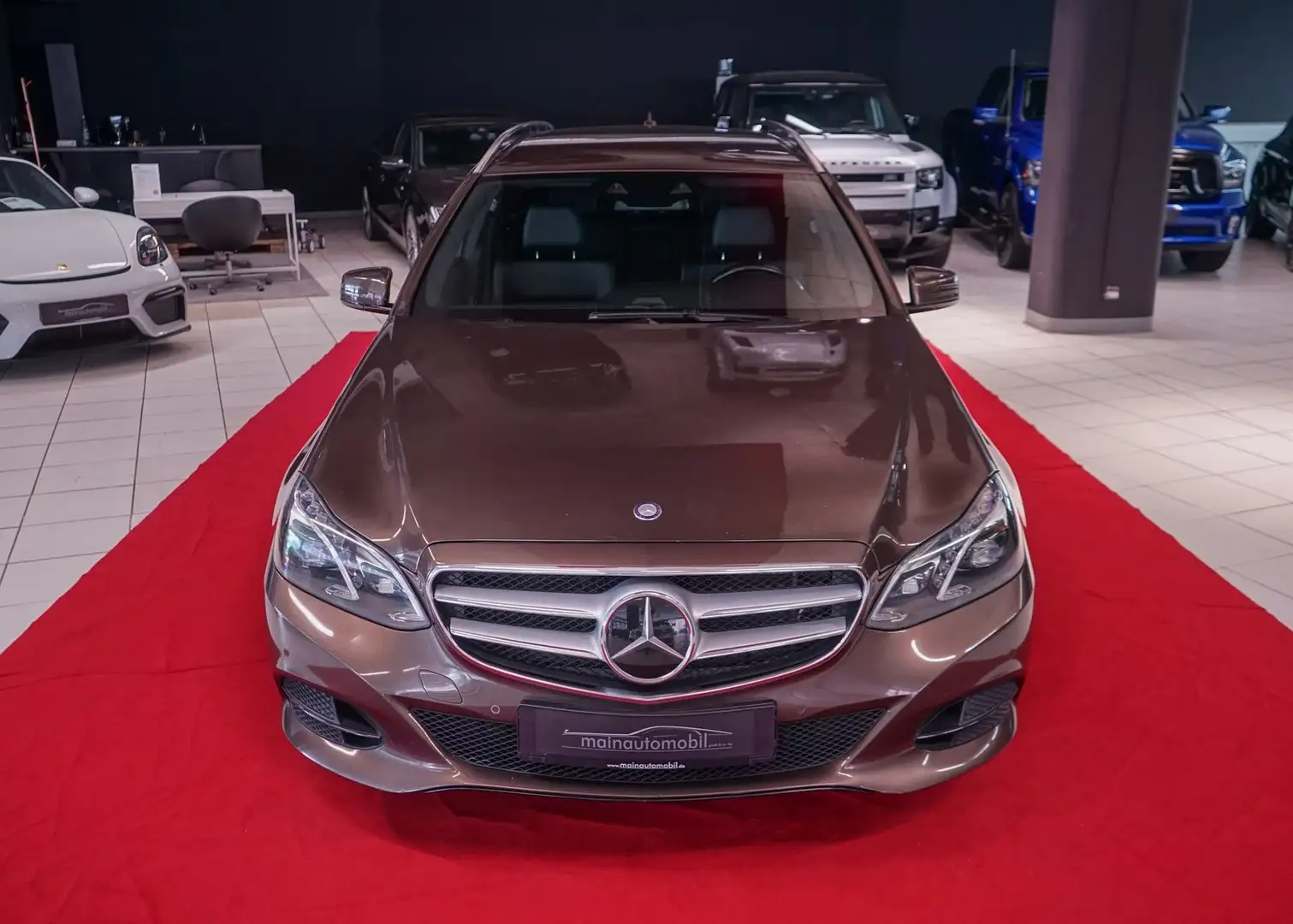 Mercedes-Benz E 400 T 4Matic AHK ILS Distronic Standheizung Maro - 2