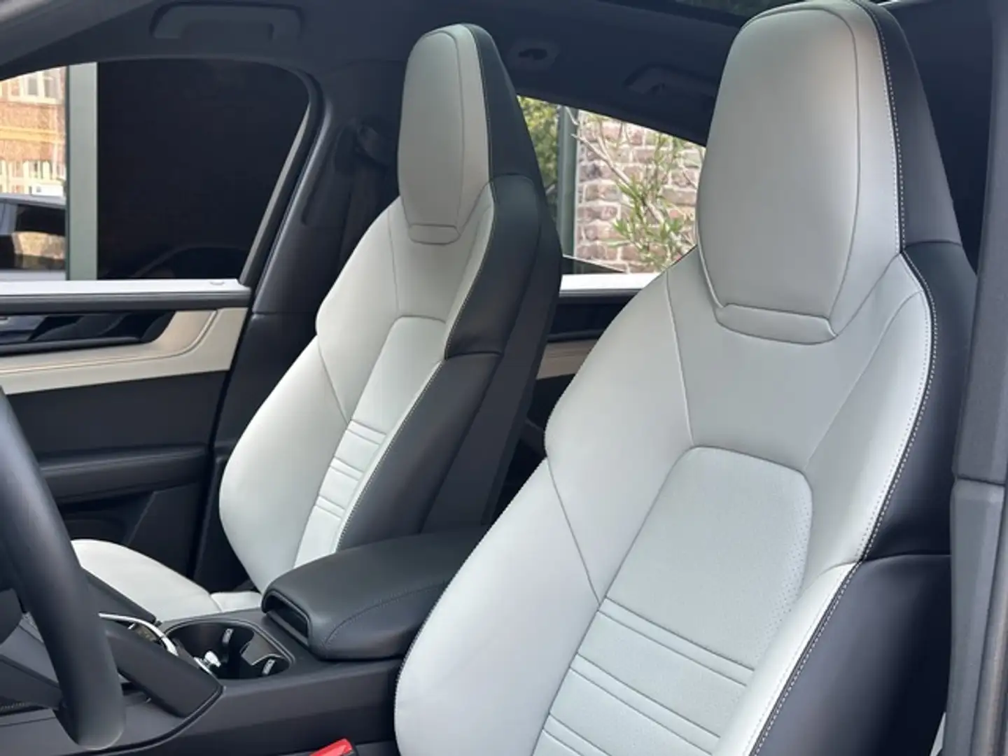 Porsche Cayenne E-Hybrid Coupe SPORTDESIGN-PAKET*22 TURBO RAD*ABST Grijs - 1