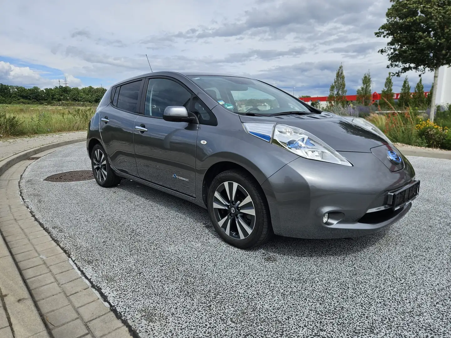 Nissan Leaf Tekna Batterie Inklusive Grau - 2