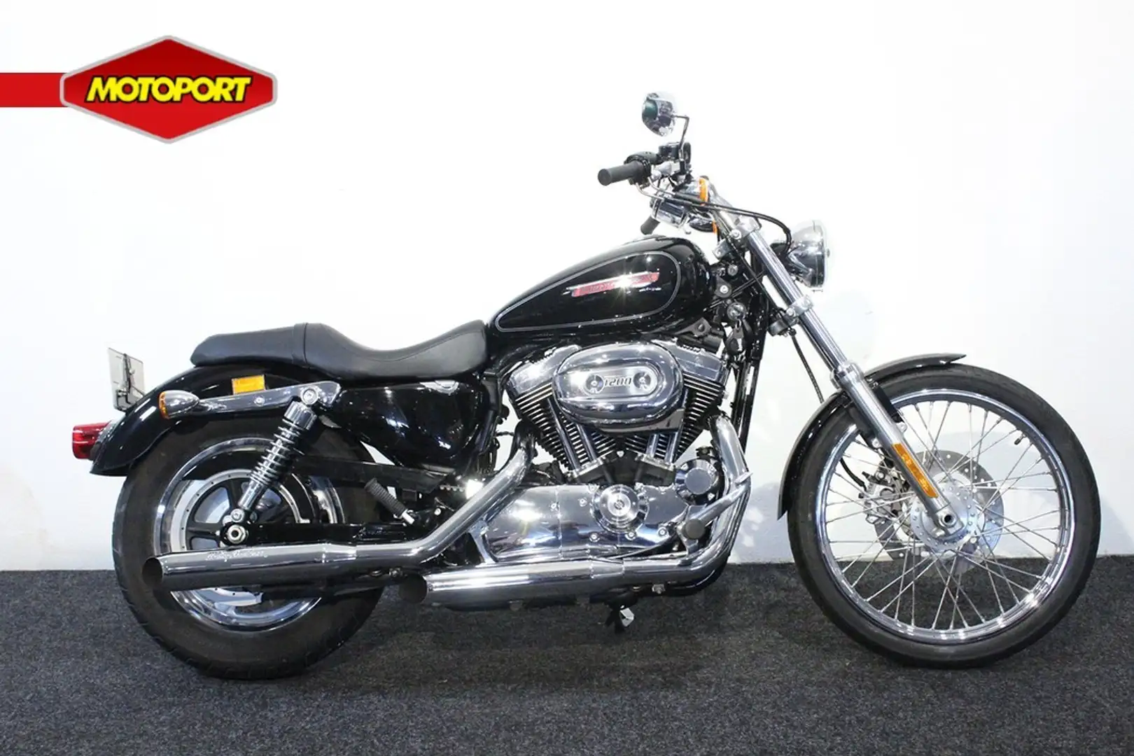 Harley-Davidson 1200 Custom XLH Negro - 1