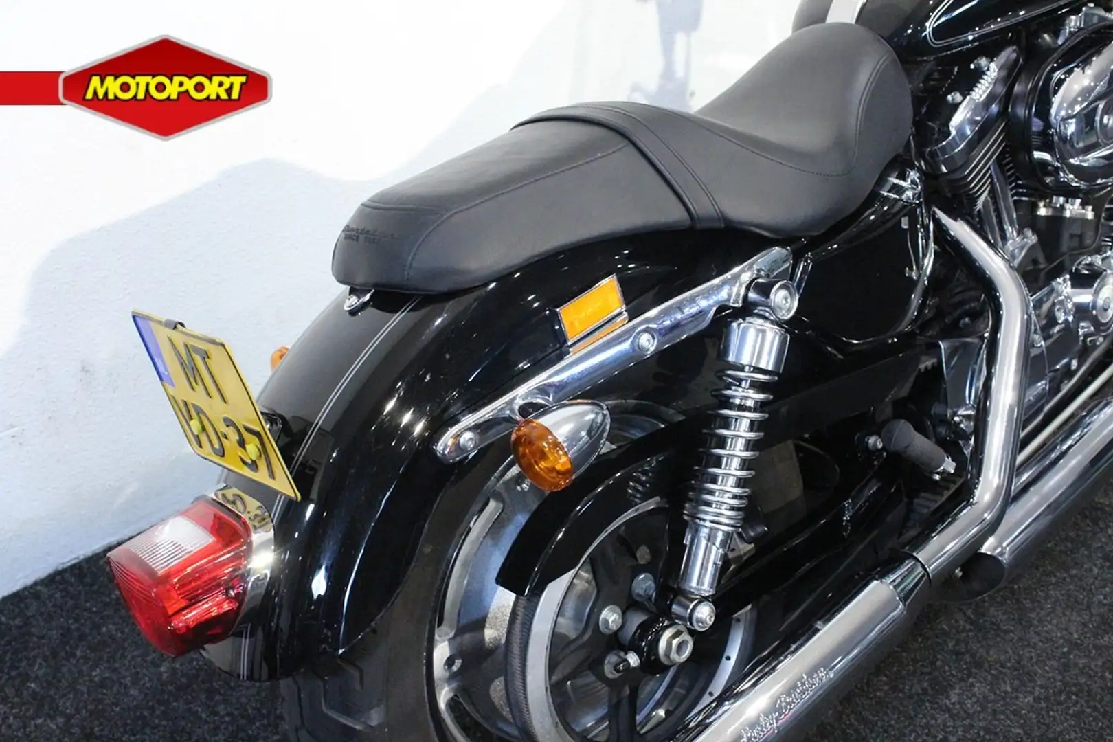 Harley-Davidson 1200 Custom XLH Negro - 2