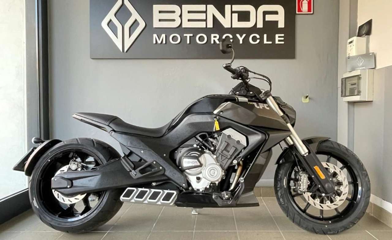 Benda LFC 700 MY26 - PRONTA CONSEGNA