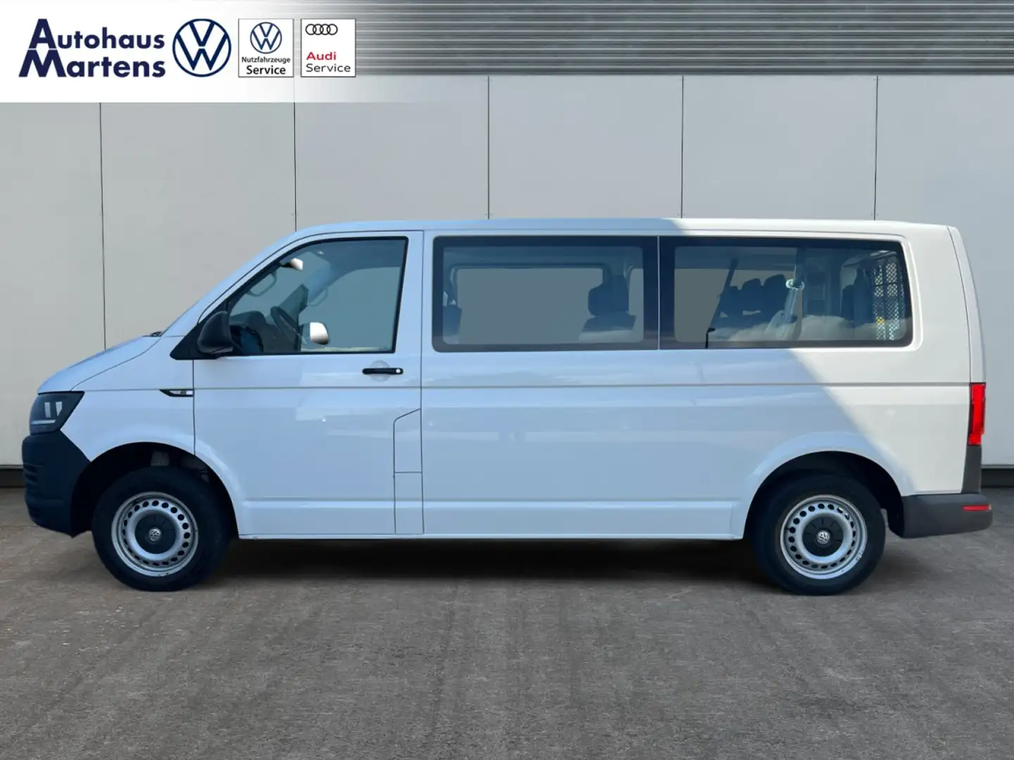Volkswagen T6 Kombi 2.0 TDI lang mit Rollstuhllift Klima Navi Weiß - 2