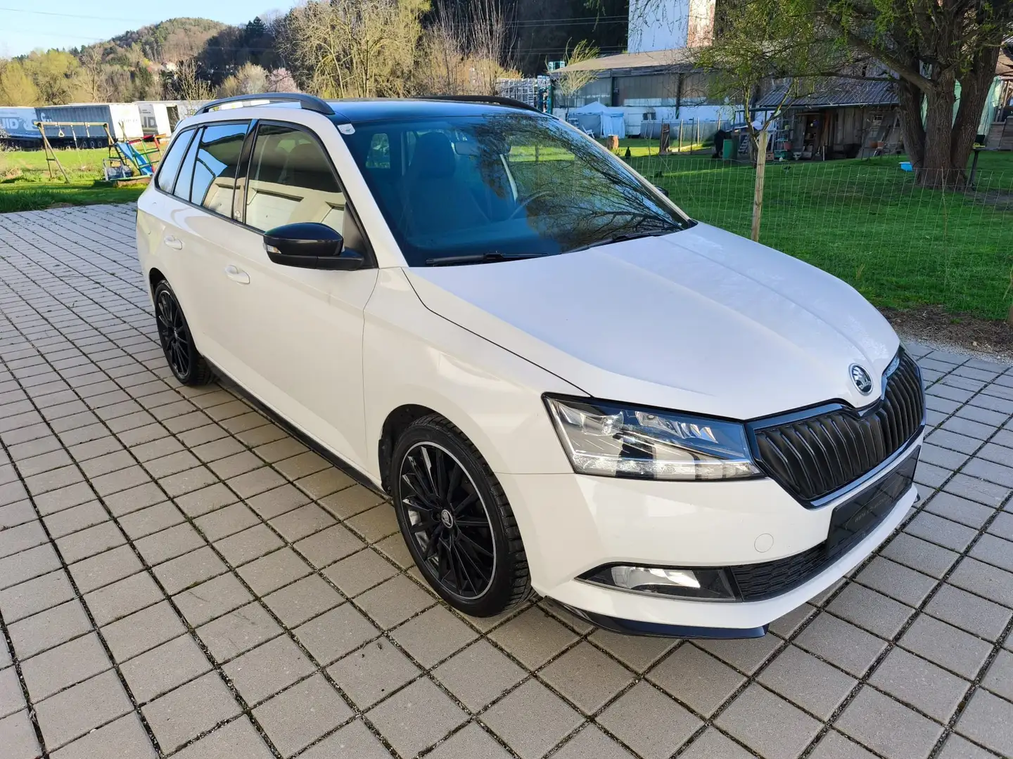 Skoda Fabia Combi Monte Carlo 1,0 TSI Weiß - 1