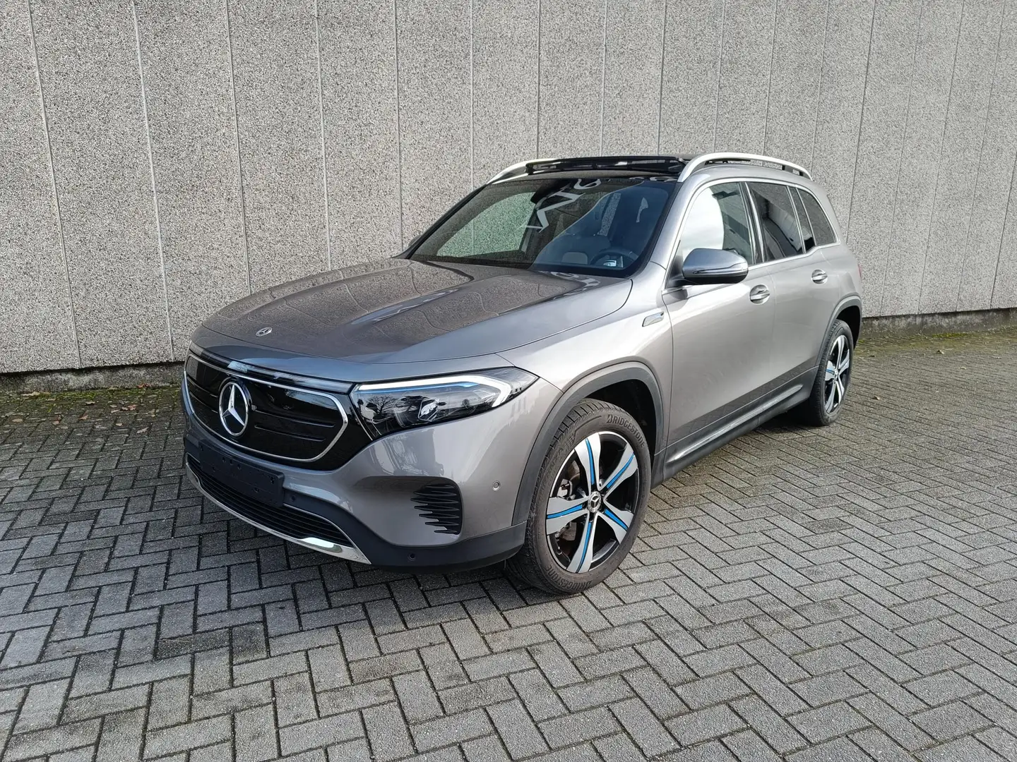 MERCEDES-BENZ Eqb