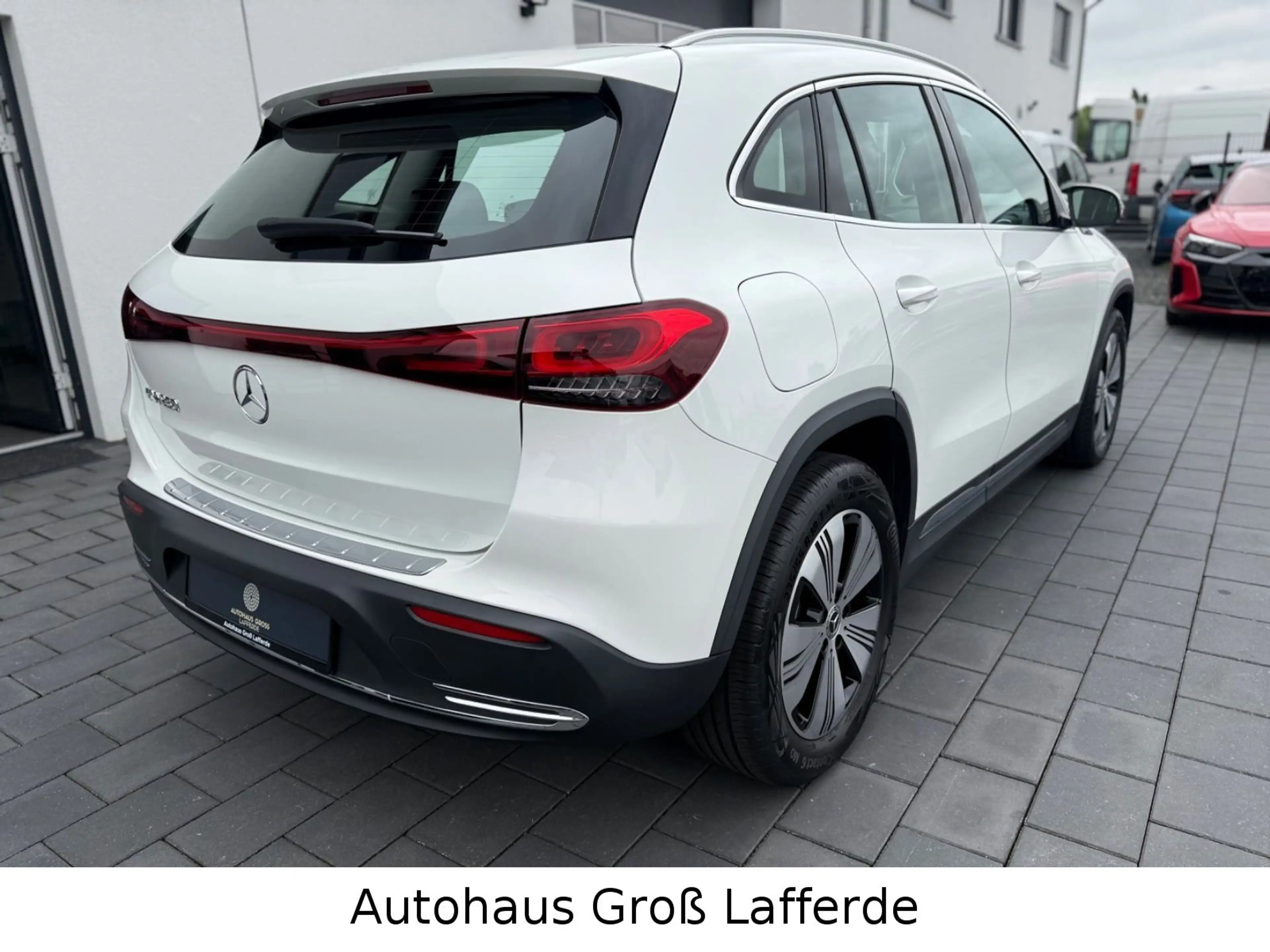 Mercedes-Benz EQA 250 SHZ RFK Navi LED Leder — photo 7