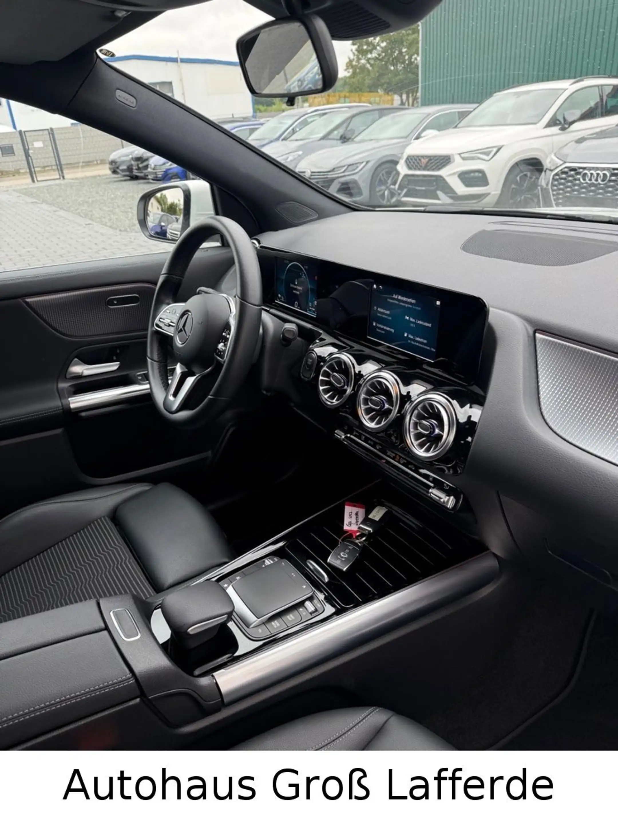 Mercedes-Benz EQA 250 SHZ RFK Navi LED Leder — photo 11