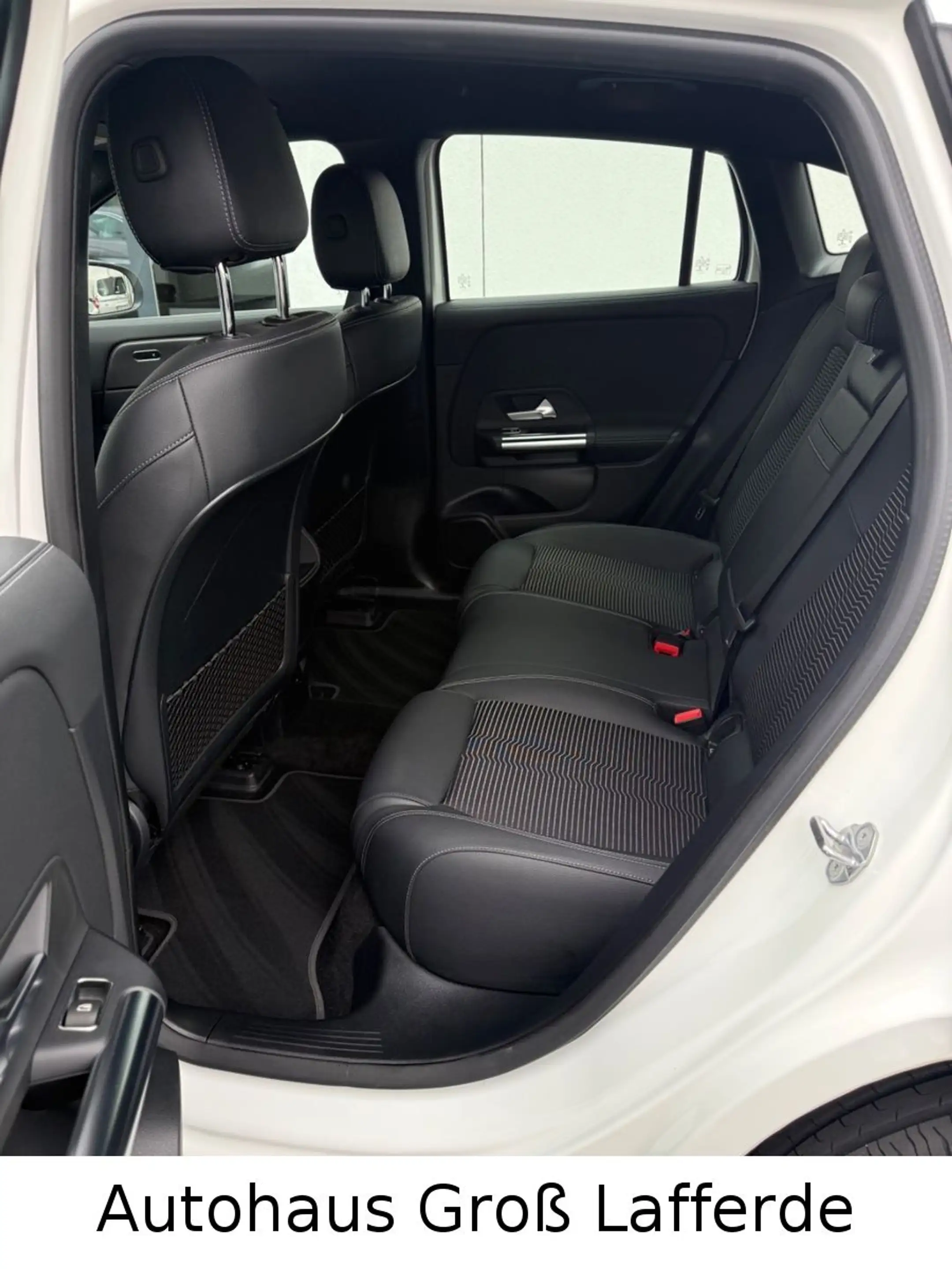 Mercedes-Benz EQA 250 SHZ RFK Navi LED Leder — photo 12