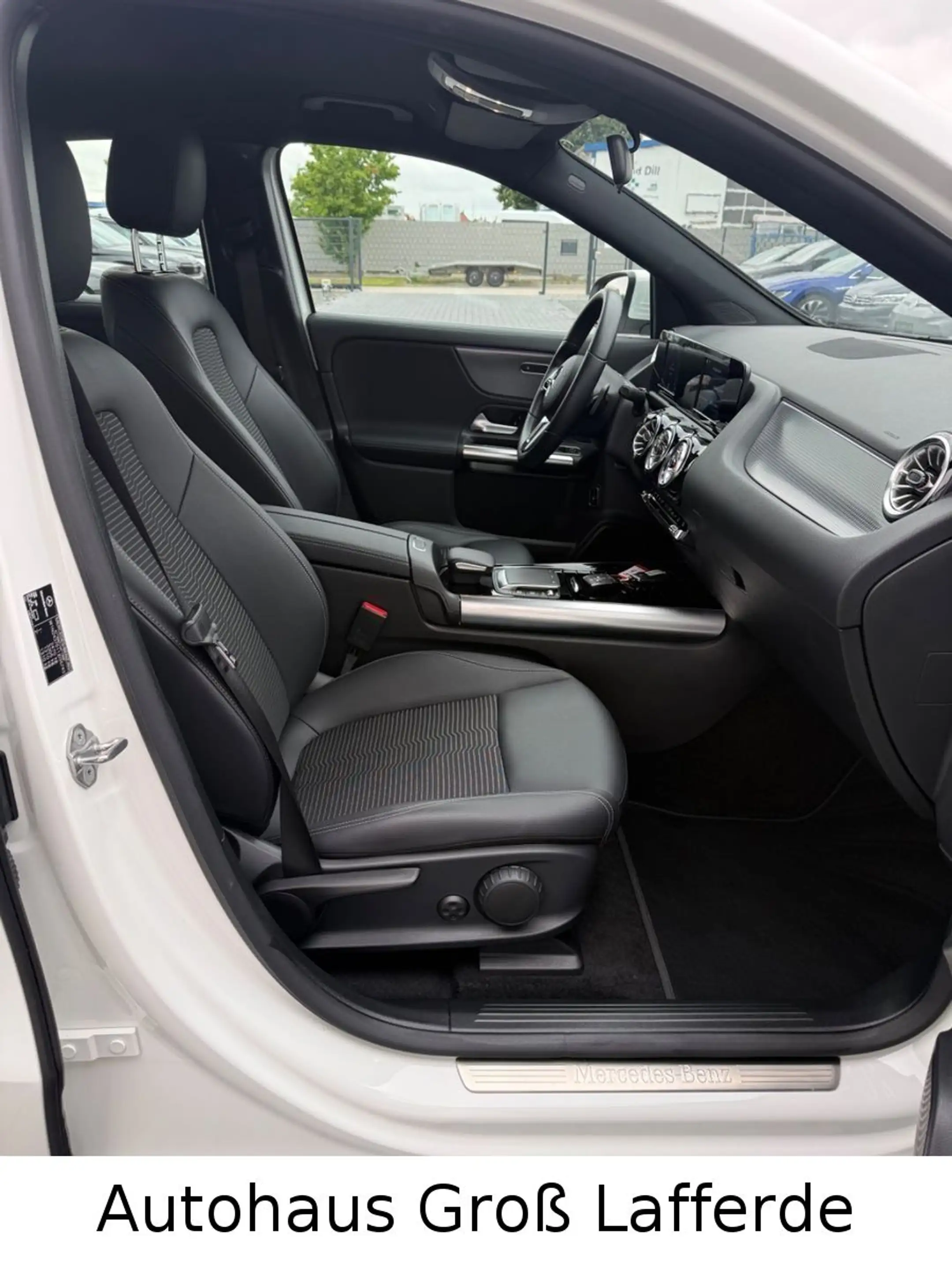 Mercedes-Benz EQA 250 SHZ RFK Navi LED Leder — photo 10