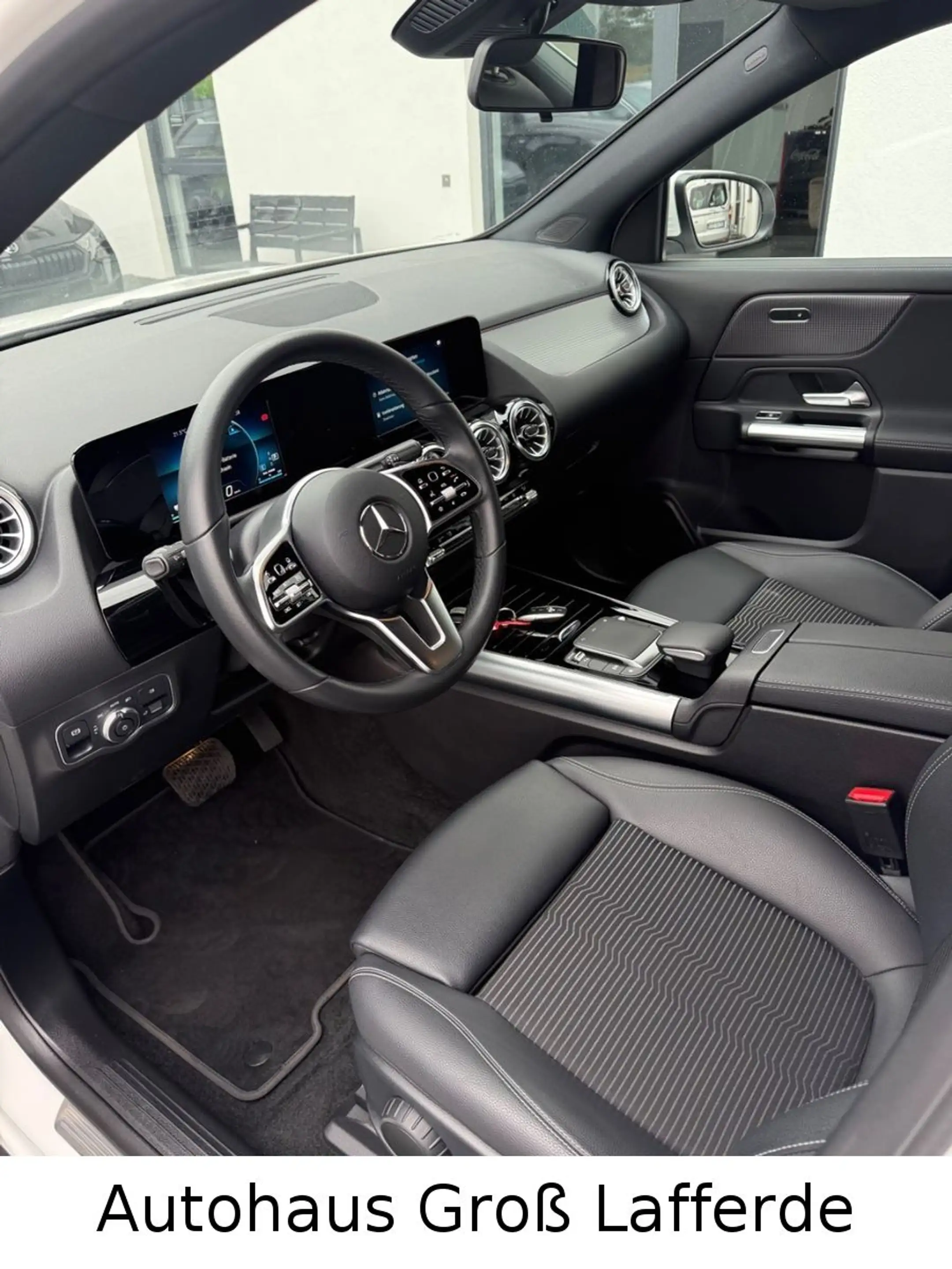 Mercedes-Benz EQA 250 SHZ RFK Navi LED Leder — photo 14