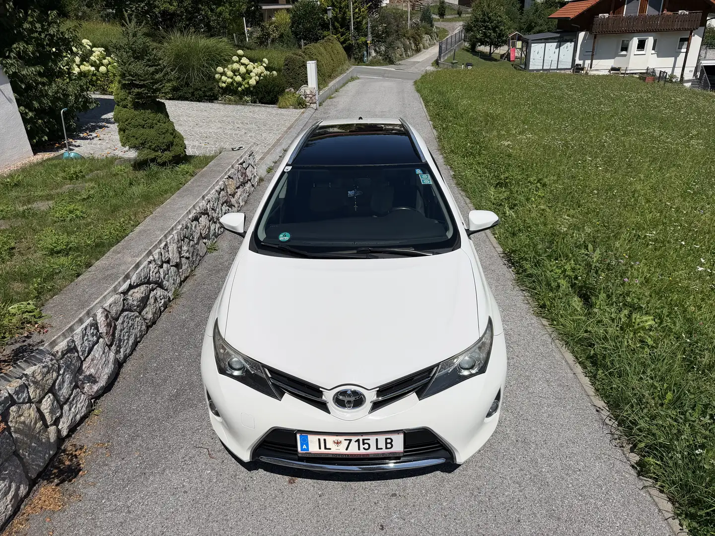 Toyota Auris TS 2,0 D-4D Active Weiß - 2