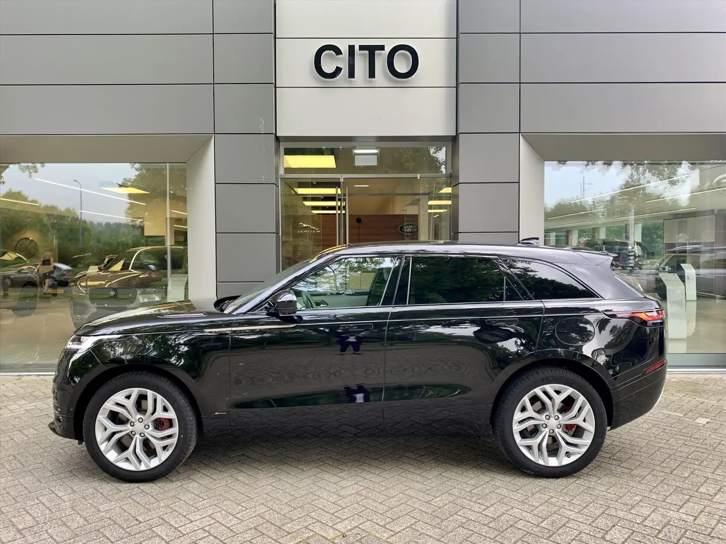 Land Rover Range Rover Velar P400e PHEV AWD R-Dynamic HSE Noir - 2