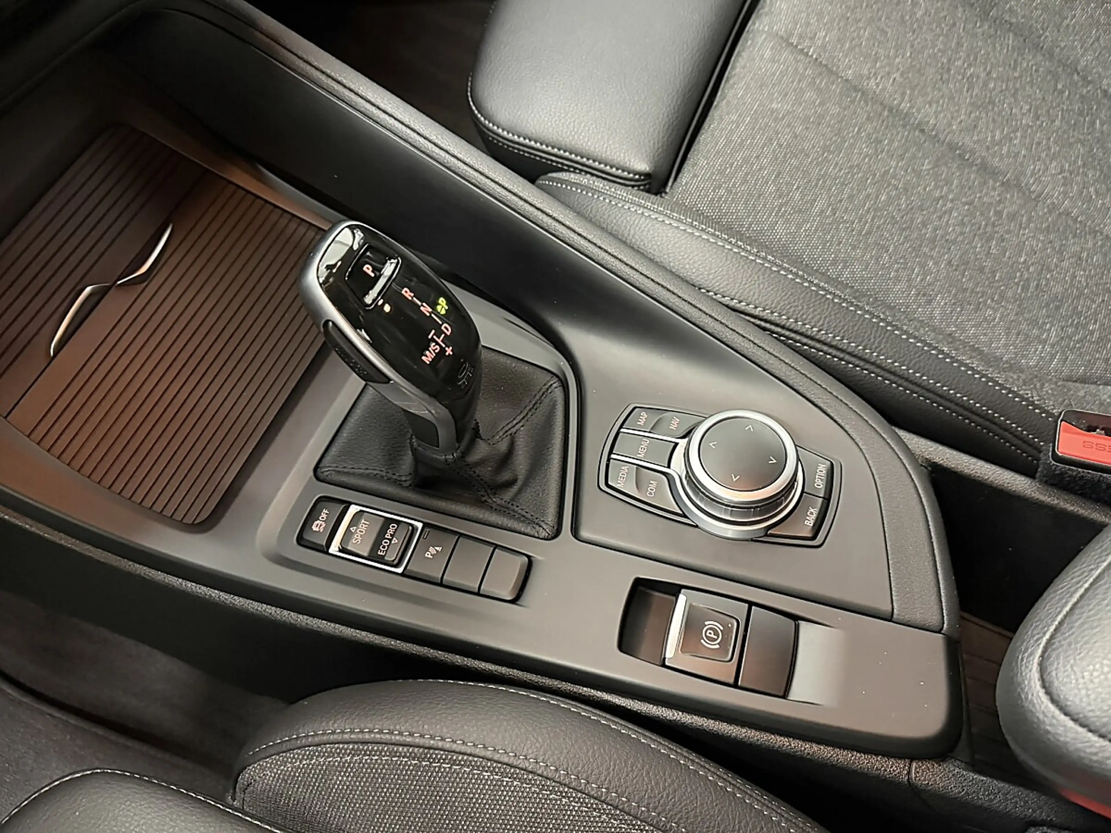 BMW X1 sDrive18d Aut.LCI/LED/NaviPlus/HeadUp/RFK — photo 13