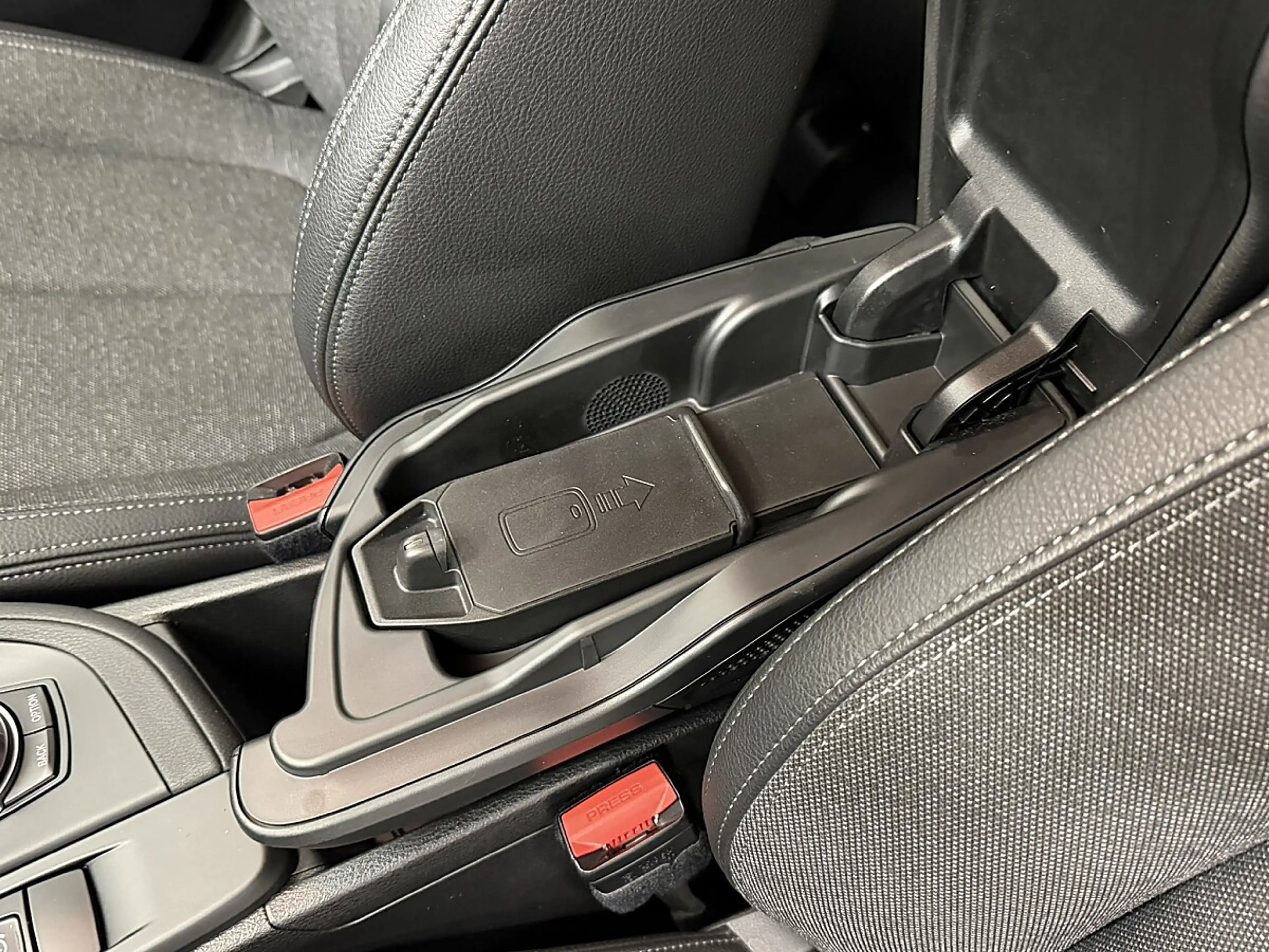 BMW X1 sDrive18d Aut.LCI/LED/NaviPlus/HeadUp/RFK — photo 14