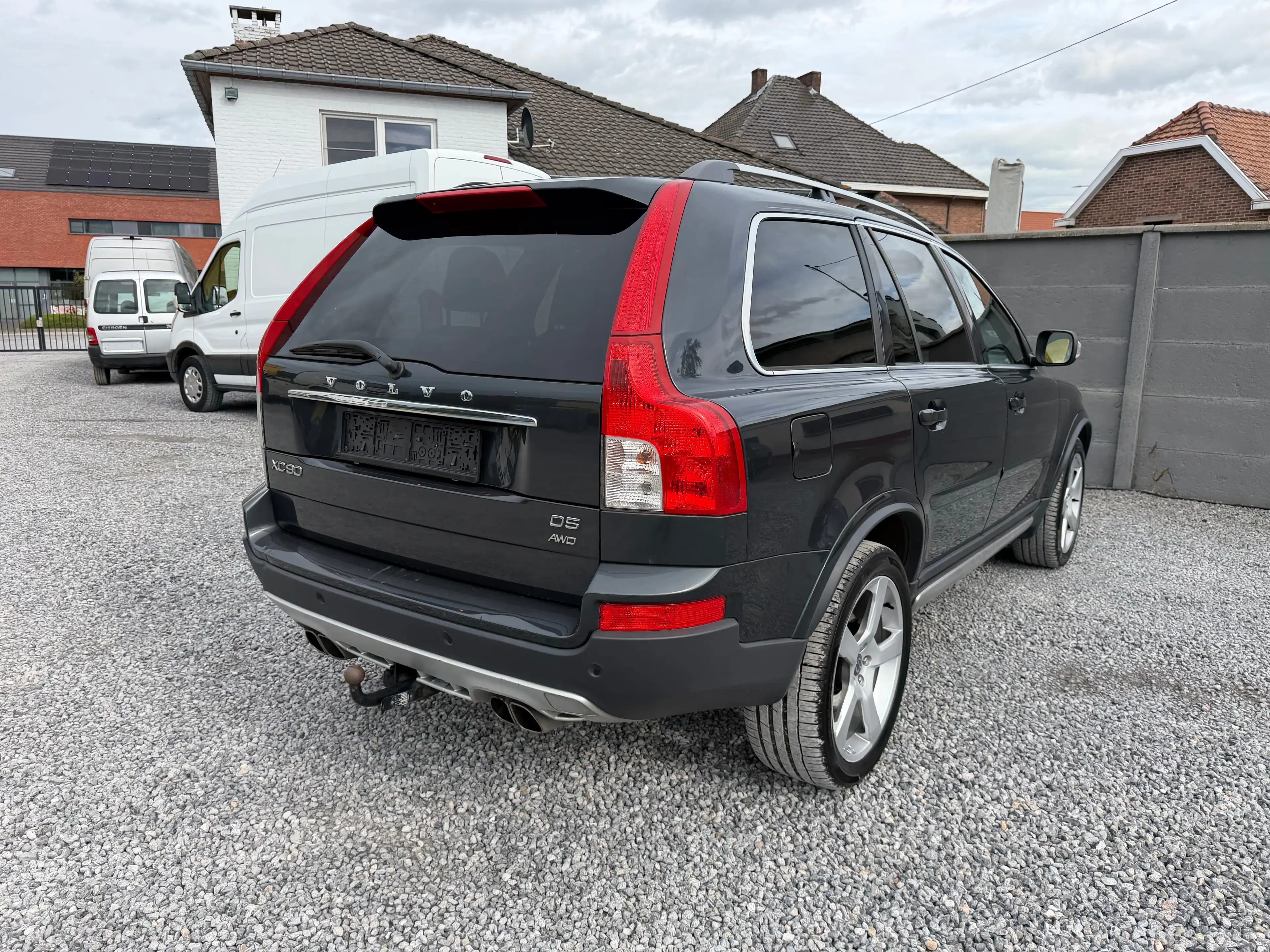 Volvo XC90 2.4 D5 AWD R-design Geartronic *7 PLACE*BI-XENON*NAVI* — photo 6