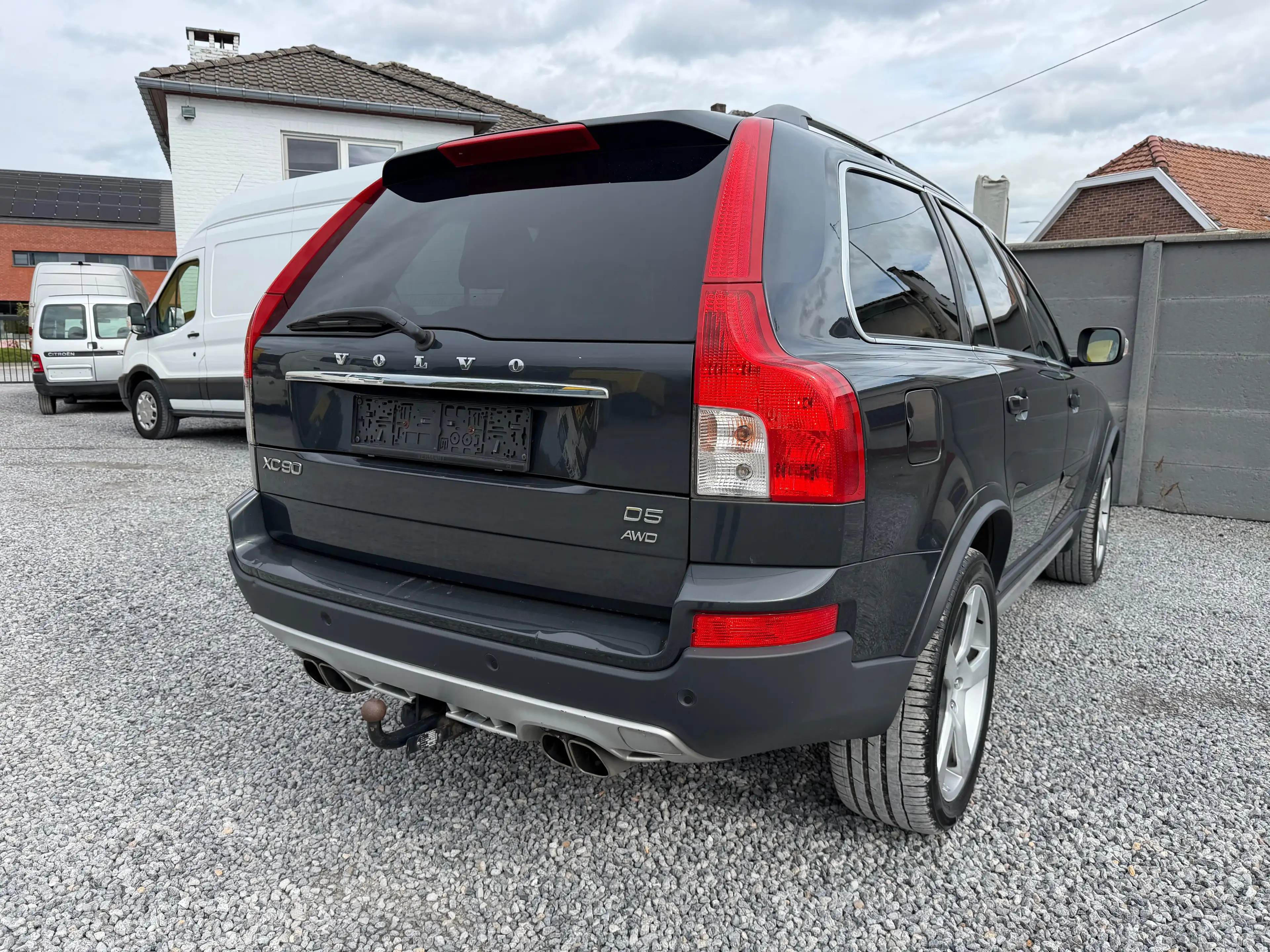 Volvo XC90 2.4 D5 AWD R-design Geartronic *7 PLACE*BI-XENON*NAVI* — photo 4