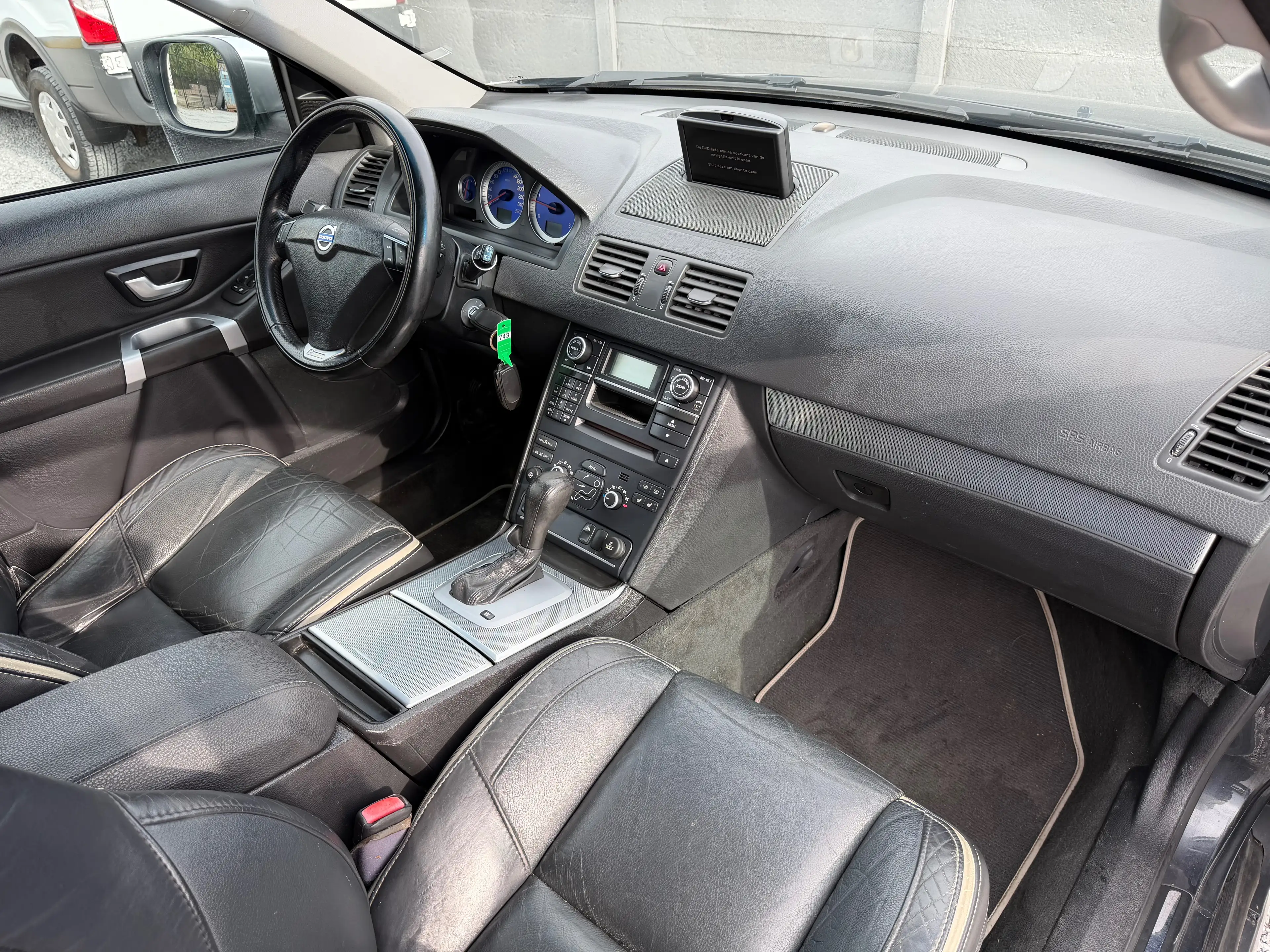 Volvo XC90 2.4 D5 AWD R-design Geartronic *7 PLACE*BI-XENON*NAVI* — photo 8