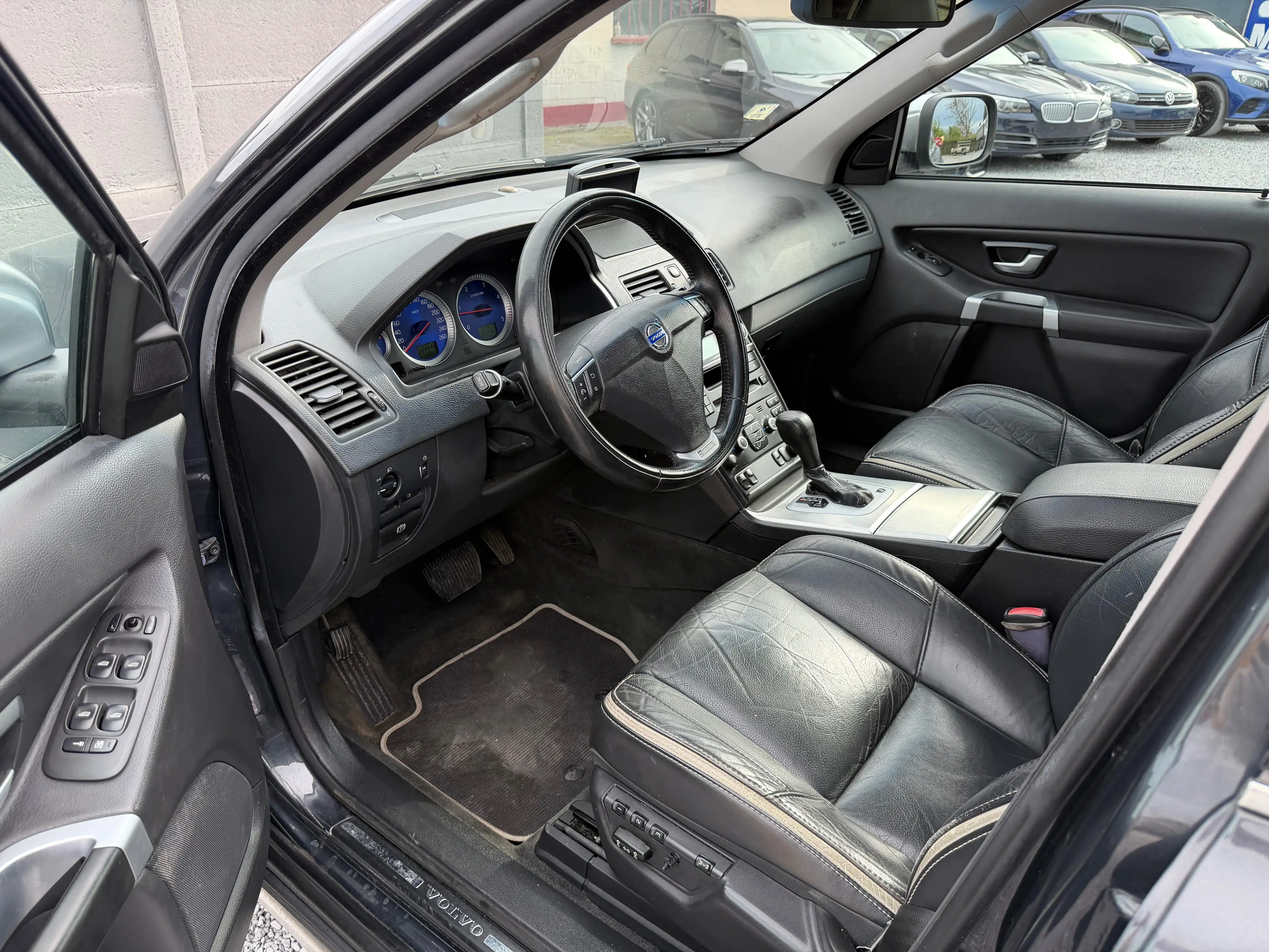 Volvo XC90 2.4 D5 AWD R-design Geartronic *7 PLACE*BI-XENON*NAVI* — photo 14