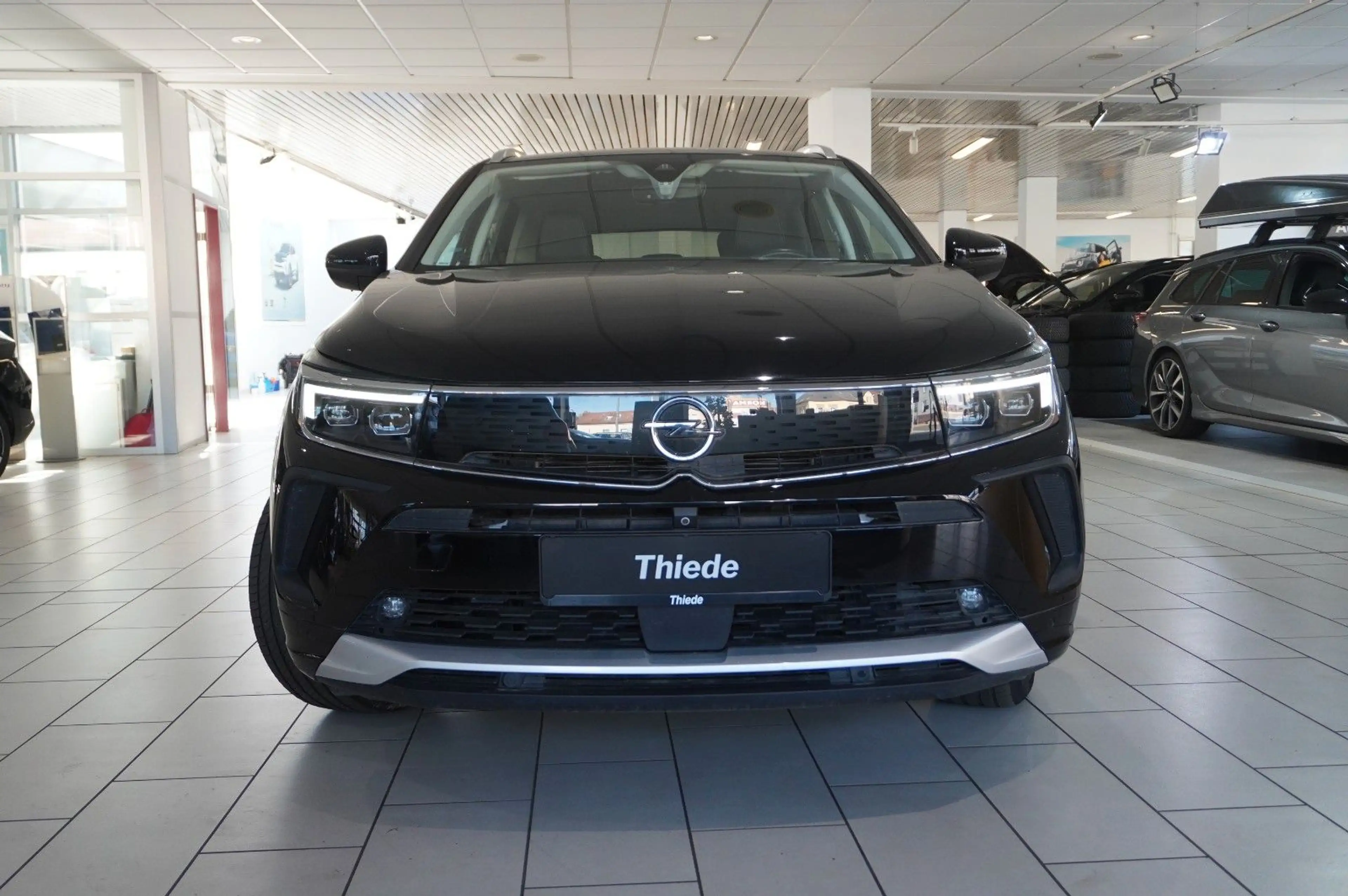 Opel Grandland X ULTIMATE 4HYBRID NAVI/LED/SPORT/SH — photo 6
