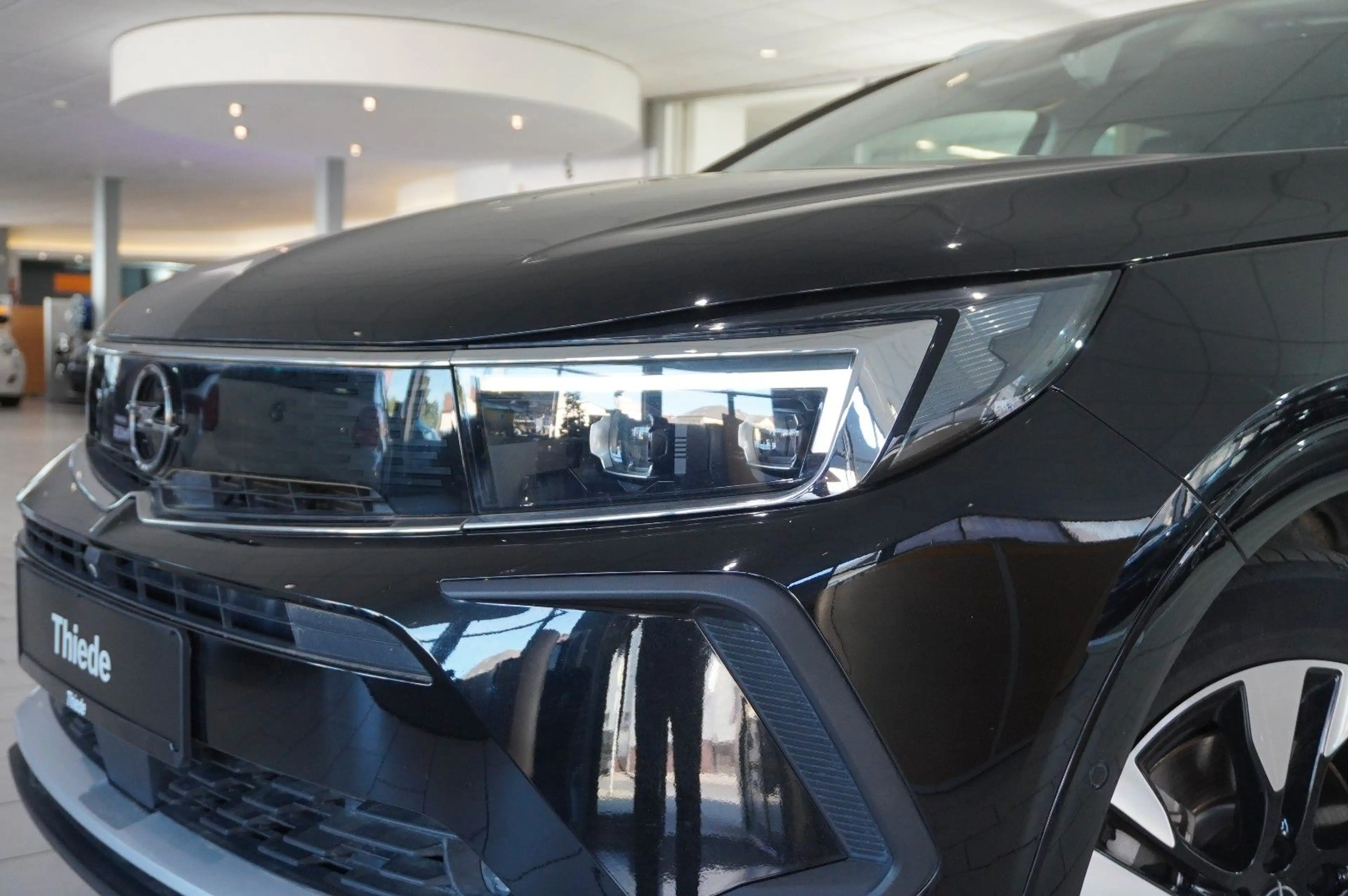 Opel Grandland X ULTIMATE 4HYBRID NAVI/LED/SPORT/SH — photo 5